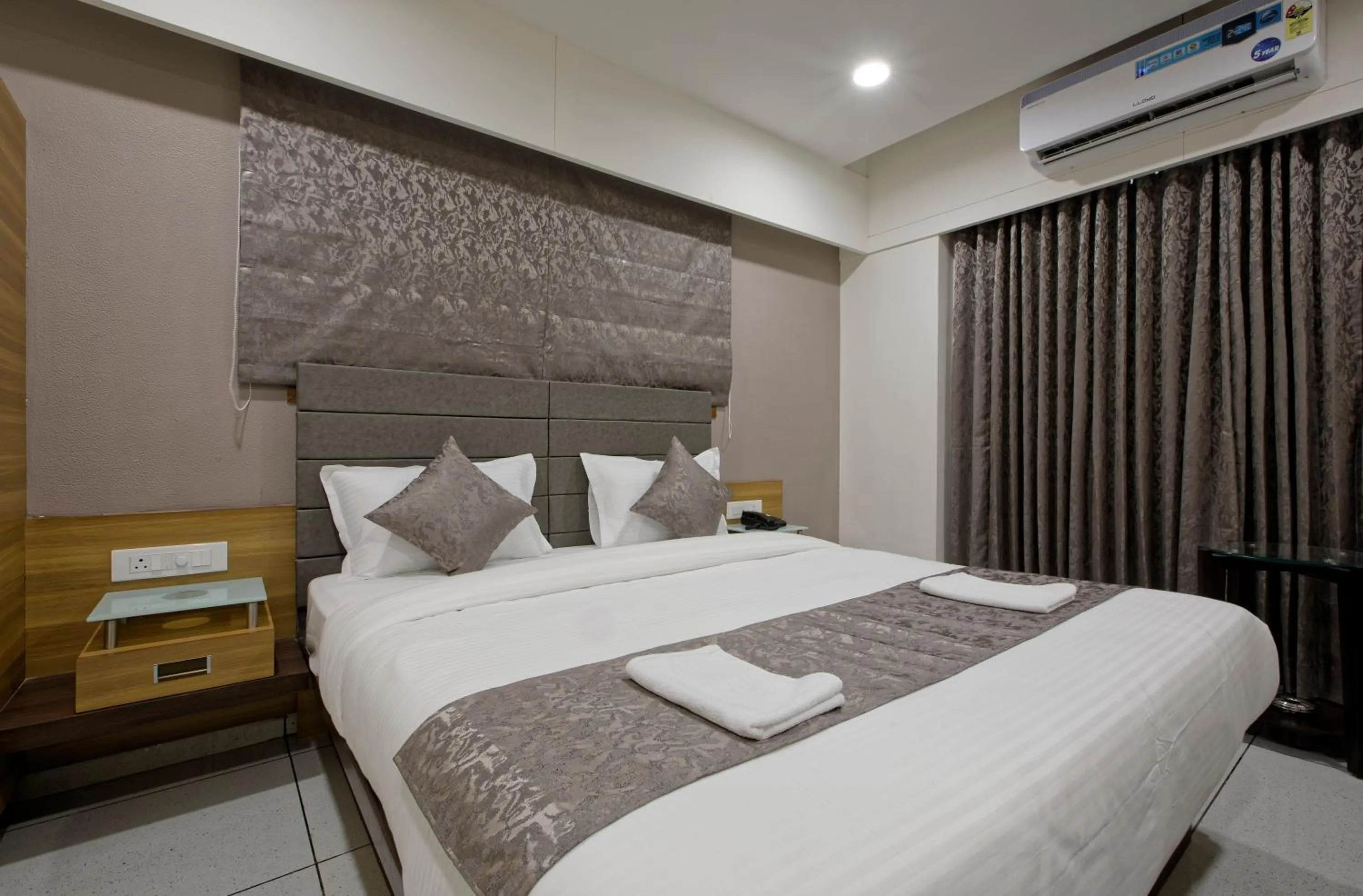 Bed in HOTEL AURELLIA