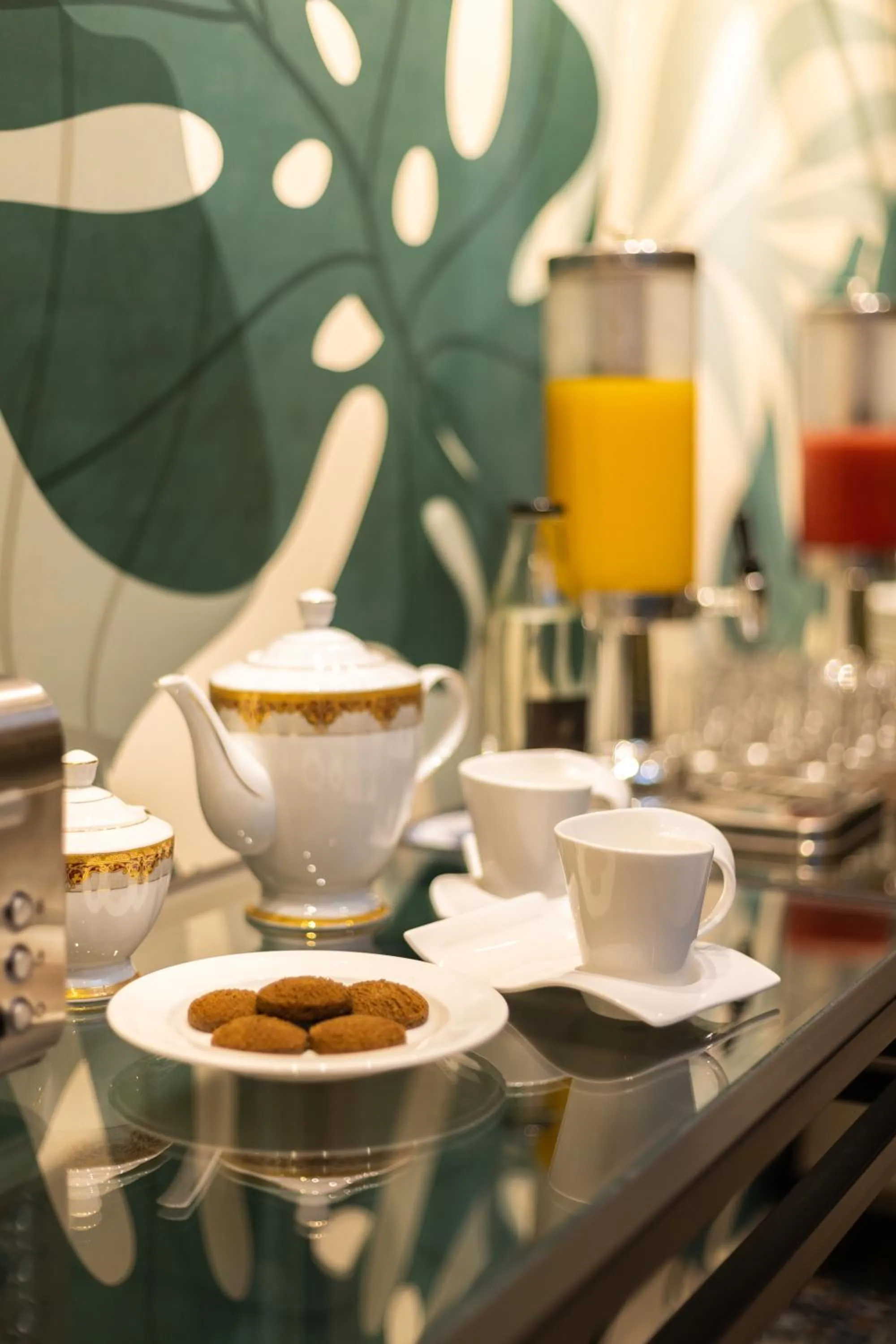 Food and drinks in PRESIDENCY AIRPORT HOTEL