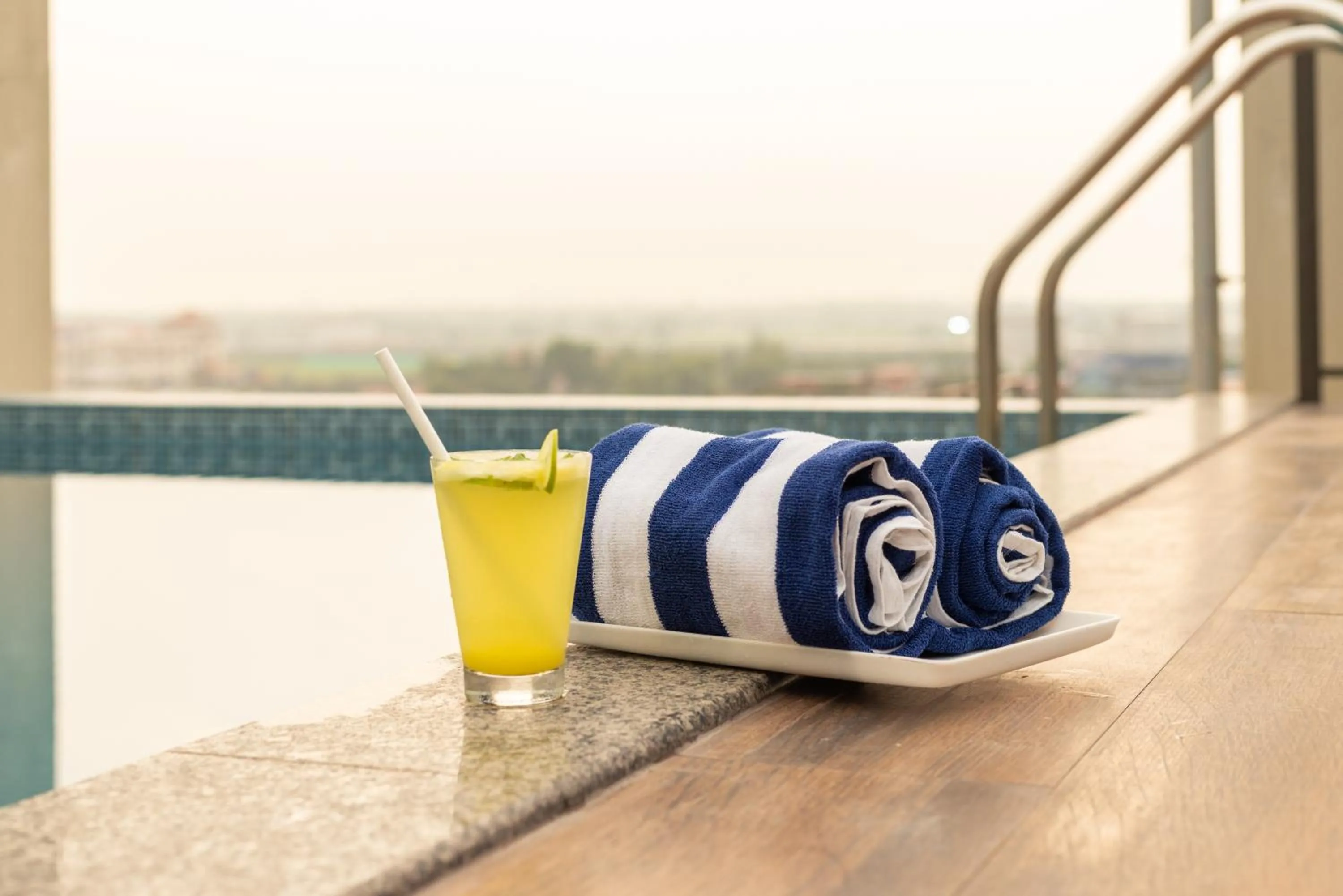 Swimming pool in PRESIDENCY AIRPORT HOTEL