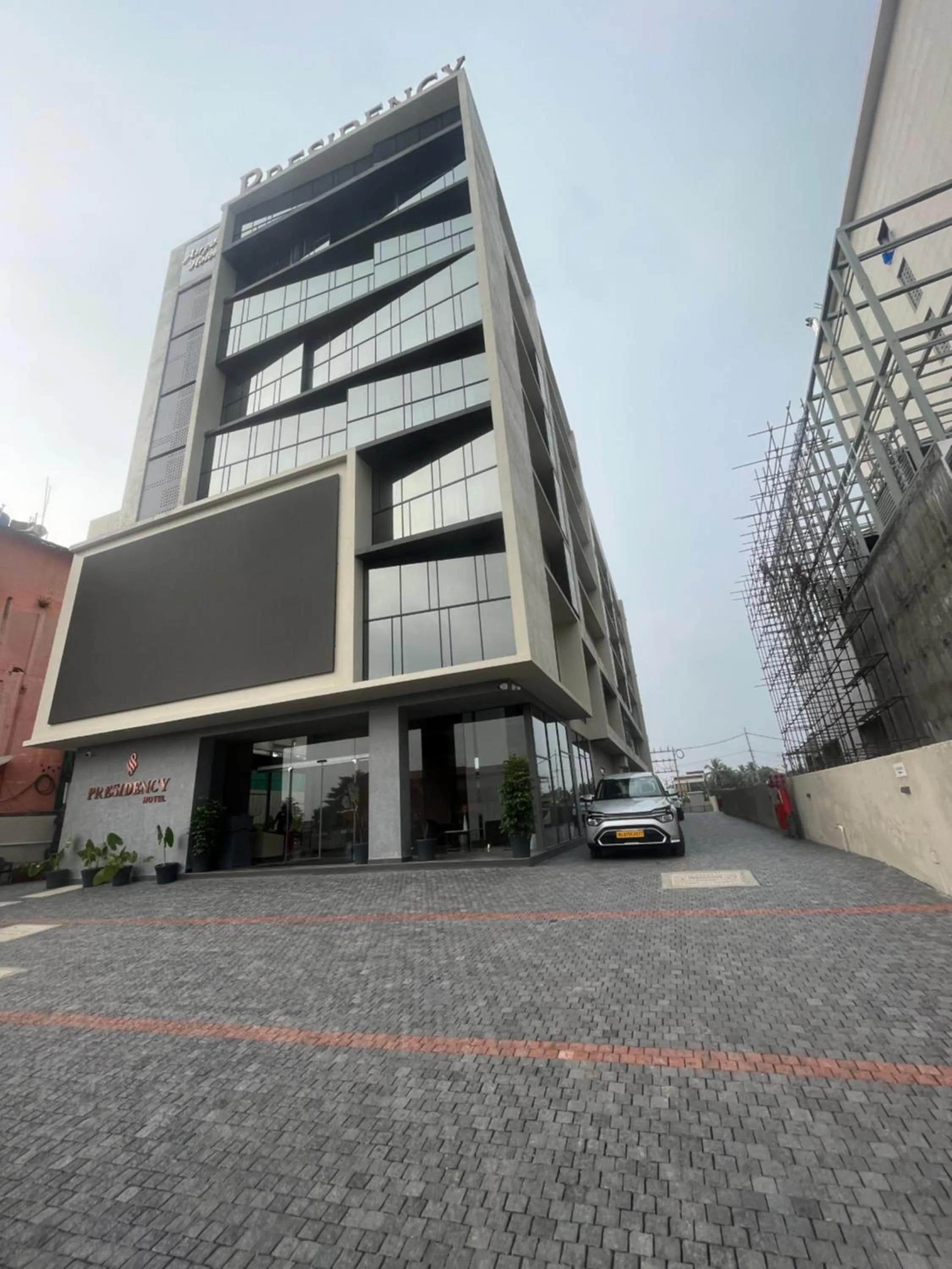 Property building in PRESIDENCY AIRPORT HOTEL