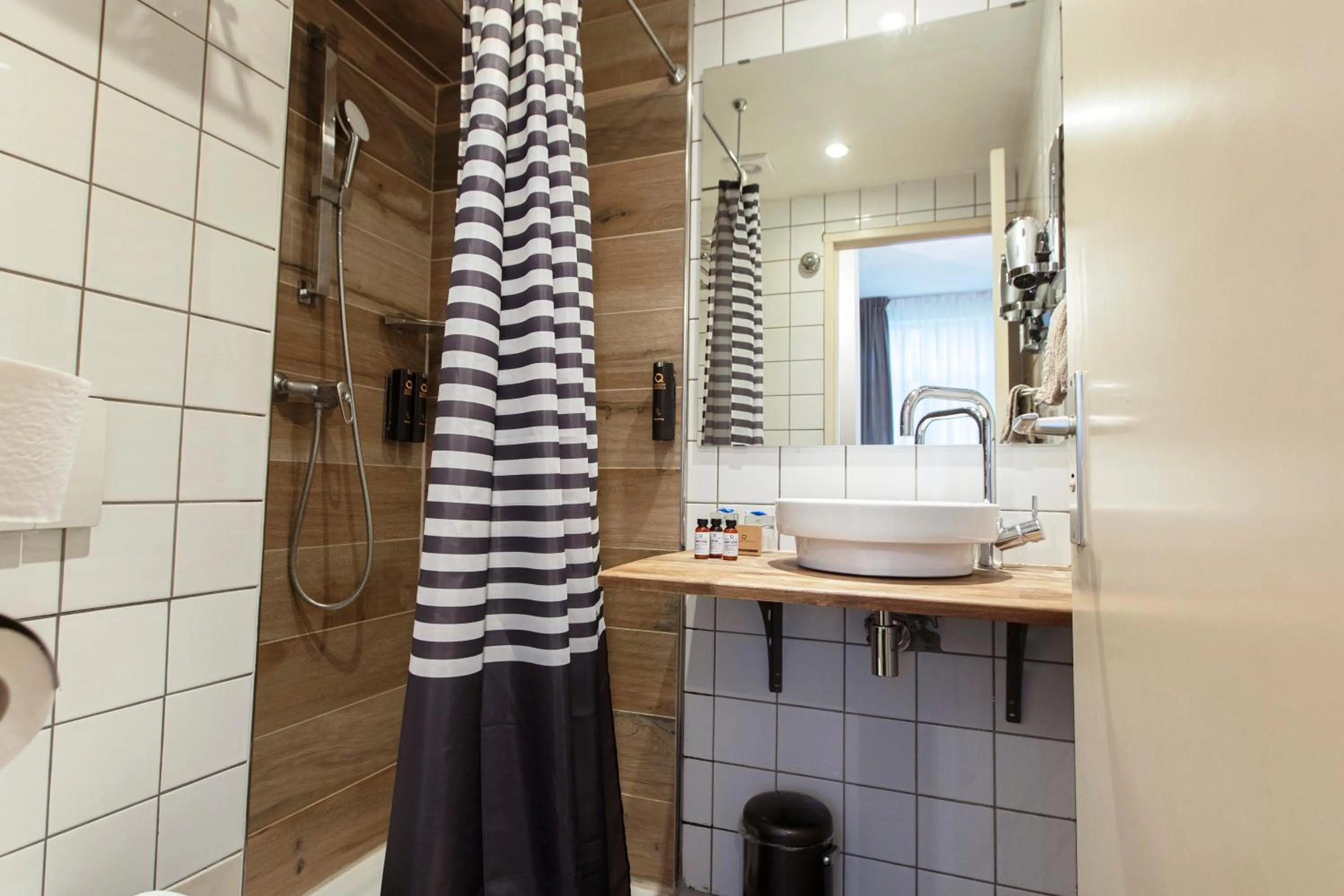 Shower in Quentin Amsterdam Hotel