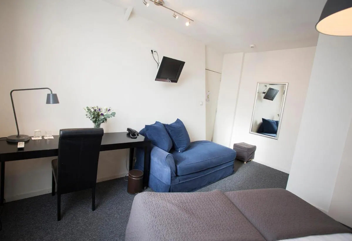 Photo of the whole room in Quentin Amsterdam Hotel