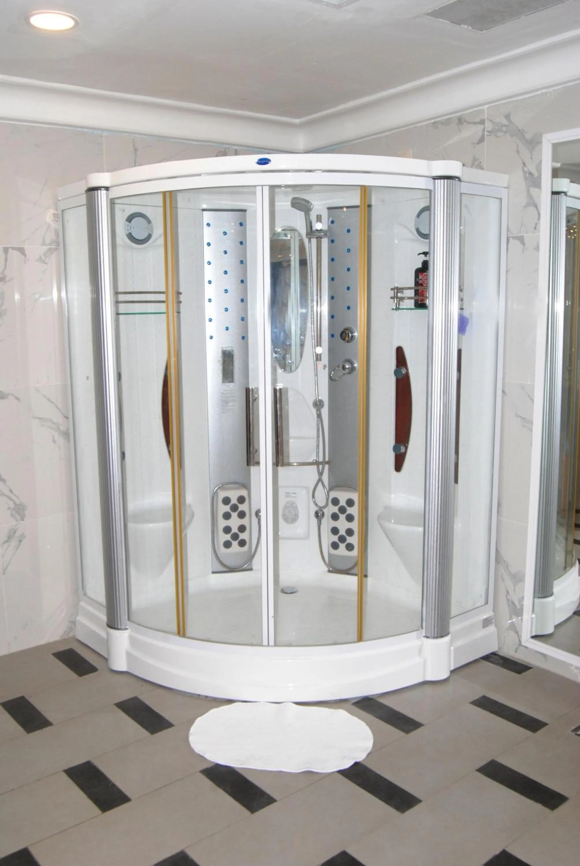 Spa and wellness centre/facilities in Benin Royal Hotel