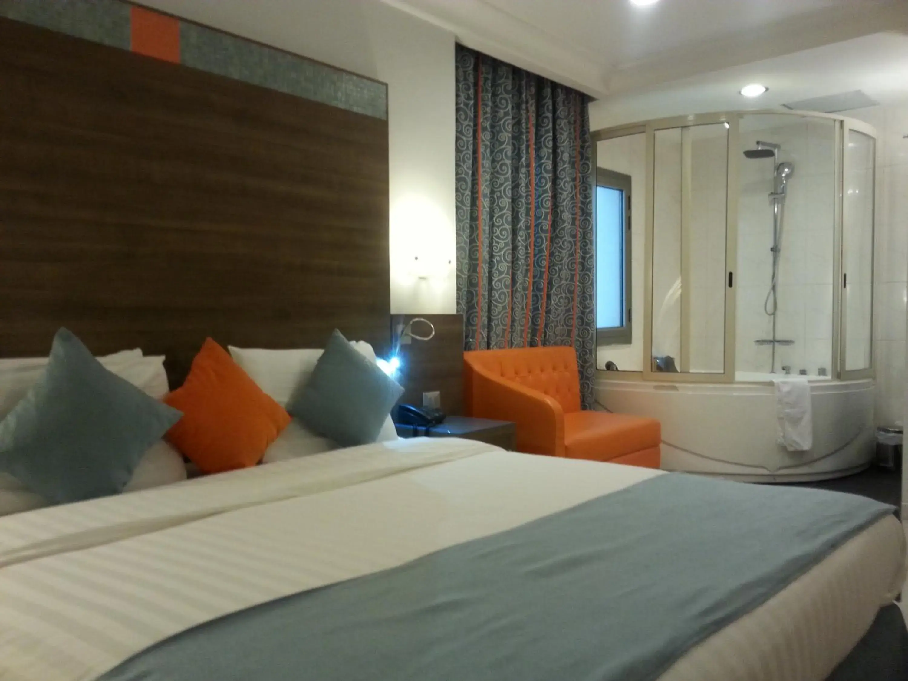 King Room with Spa Bath in Benin Royal Hotel King Room with Spa Bath in Benin Royal Hotel