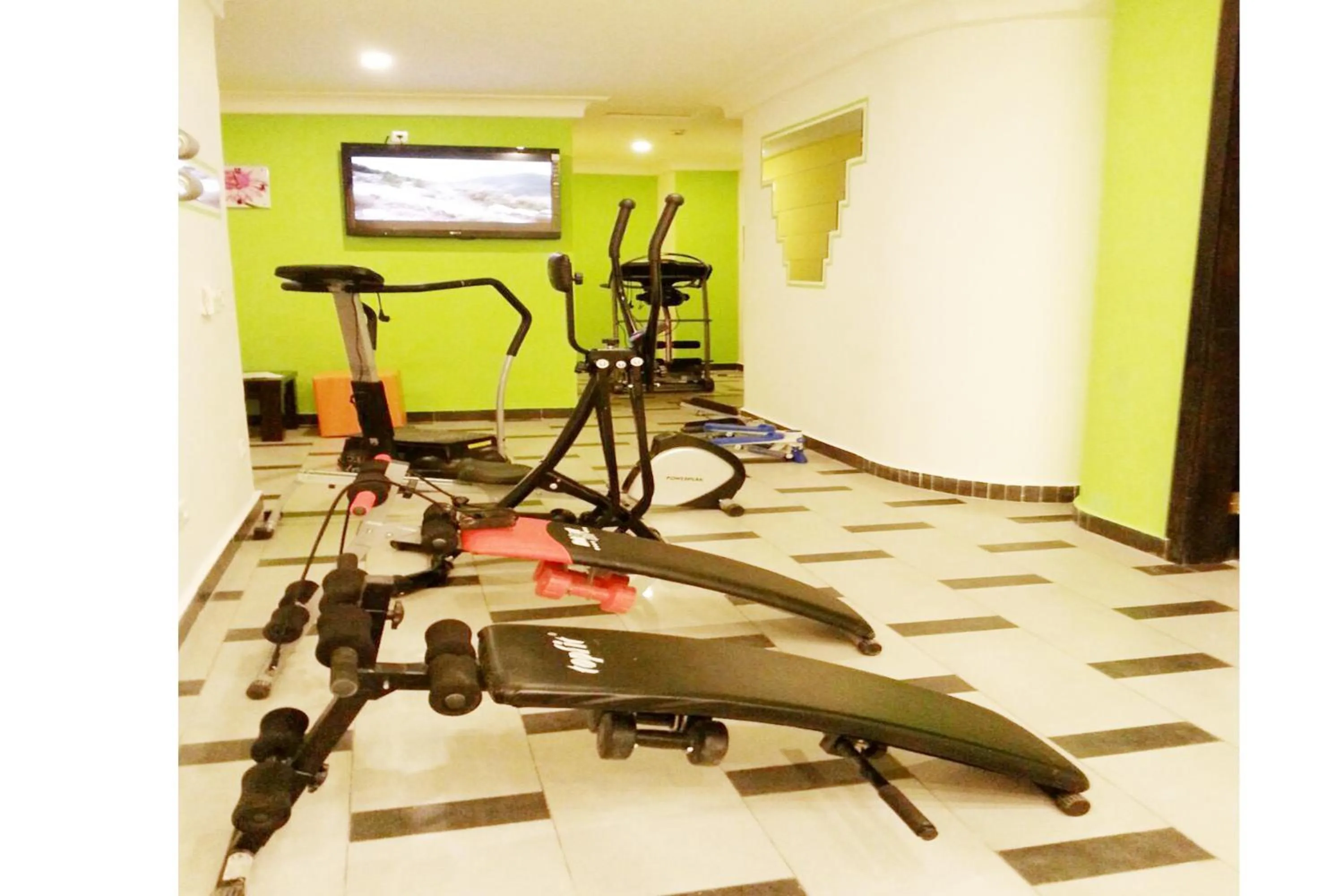 Fitness centre/facilities in Benin Royal Hotel