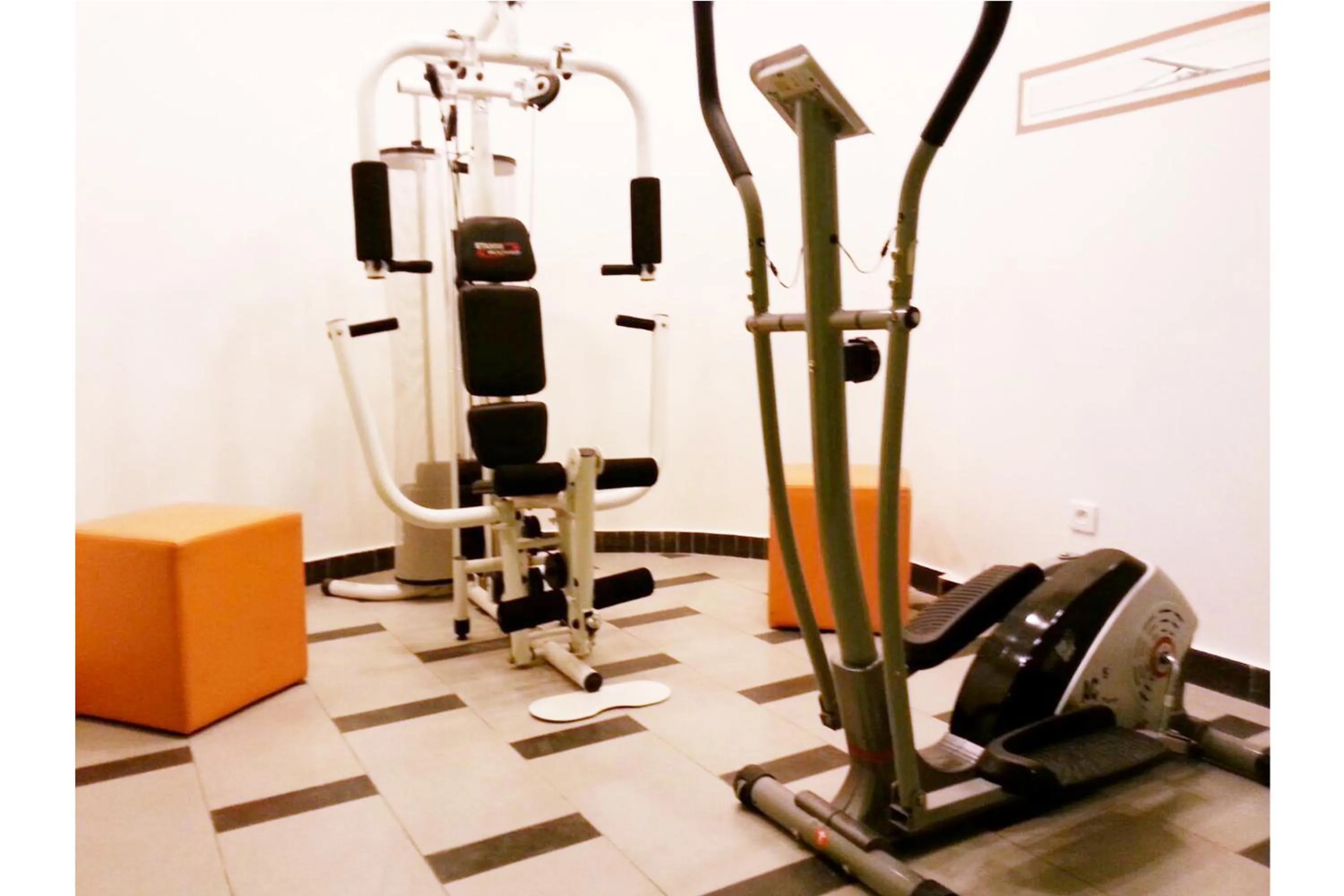Fitness centre/facilities in Benin Royal Hotel