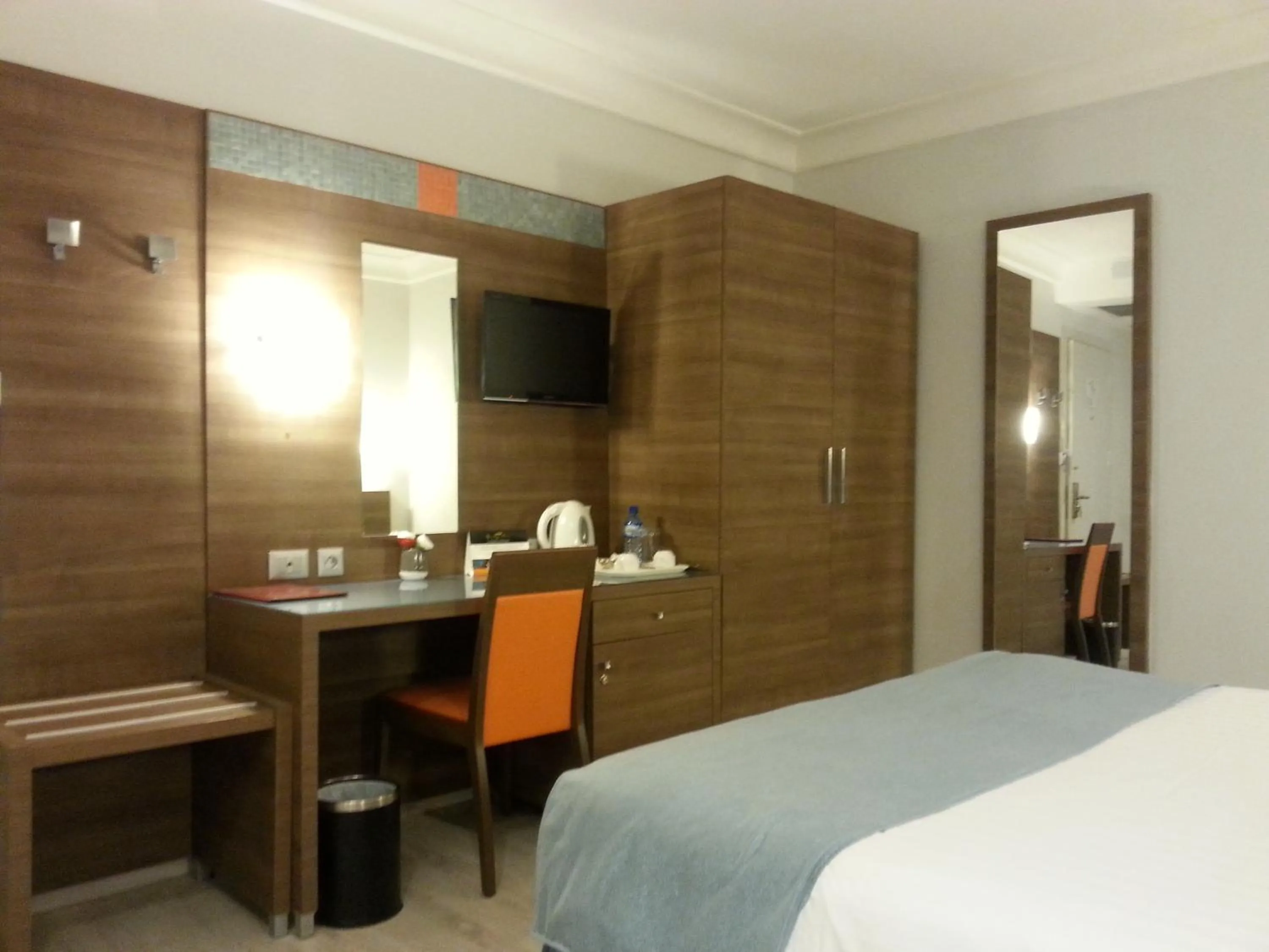 Bed in Benin Royal Hotel