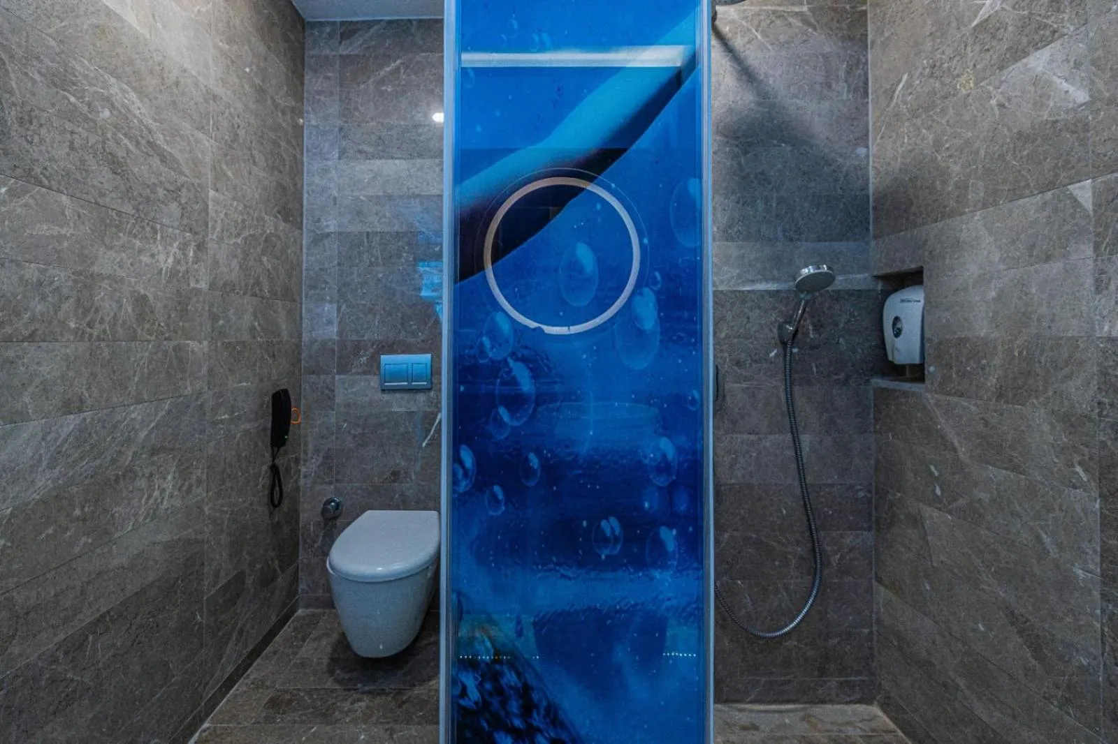 Shower in Gözegir Hotel