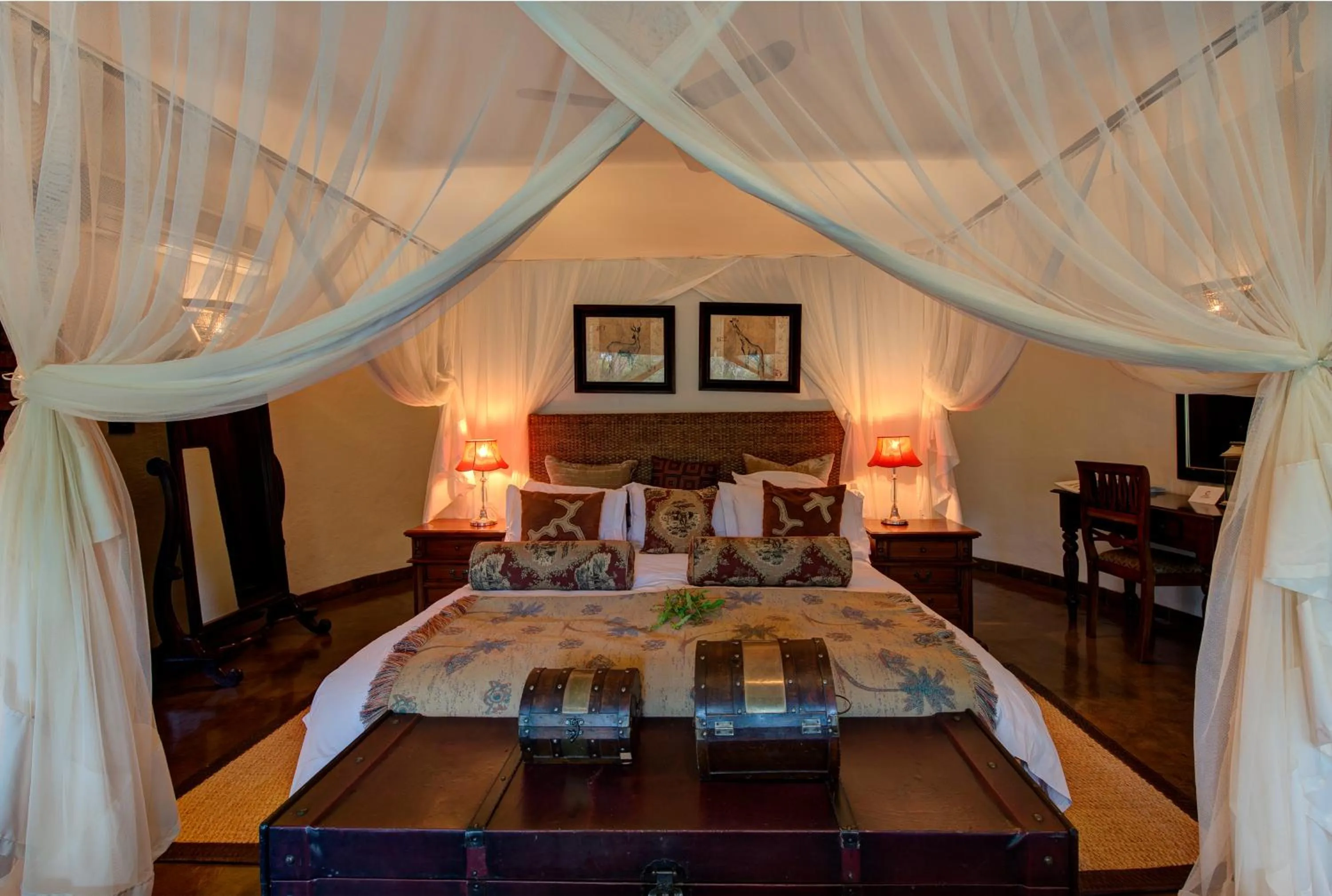 Bed in Tintswalo Safari