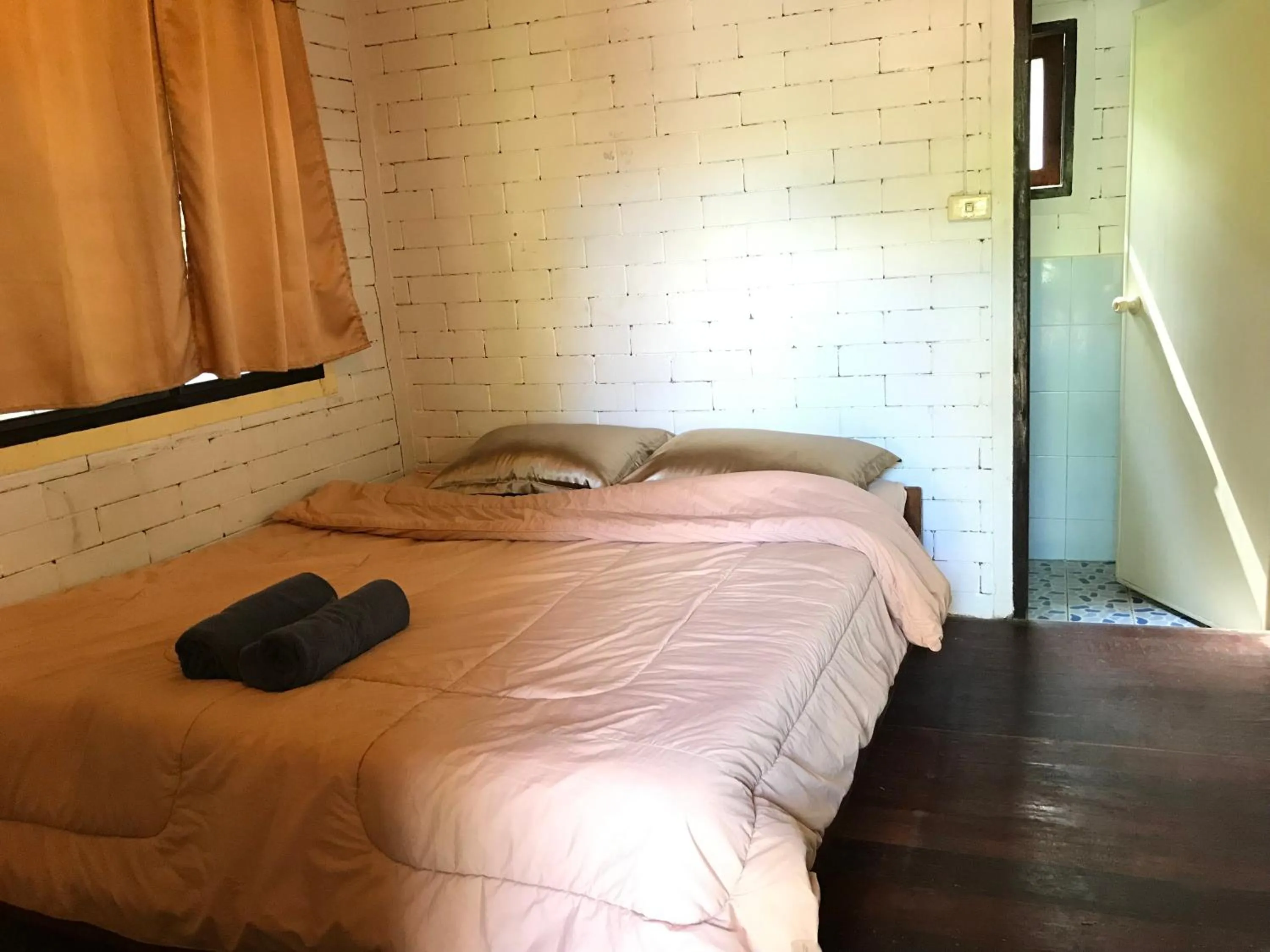 Baan Wisarut Guesthouse