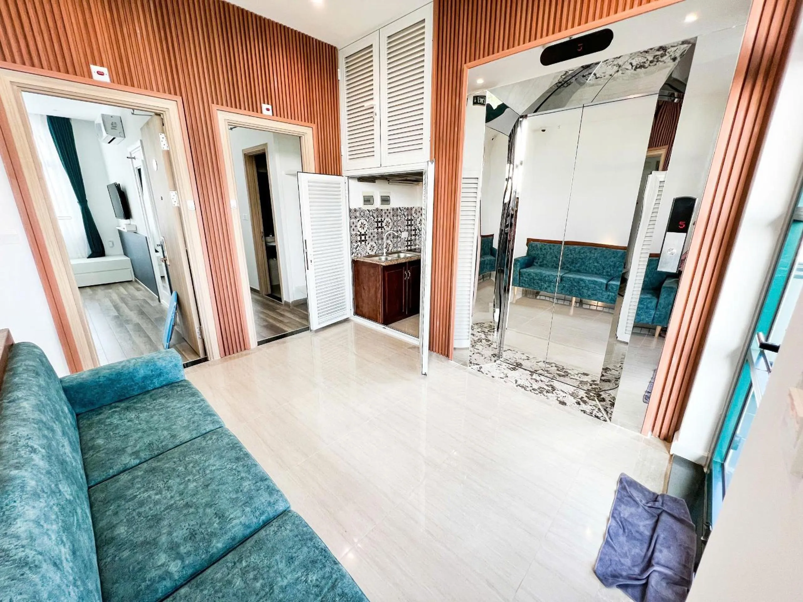 Shower in Kaira Boutique Hotel