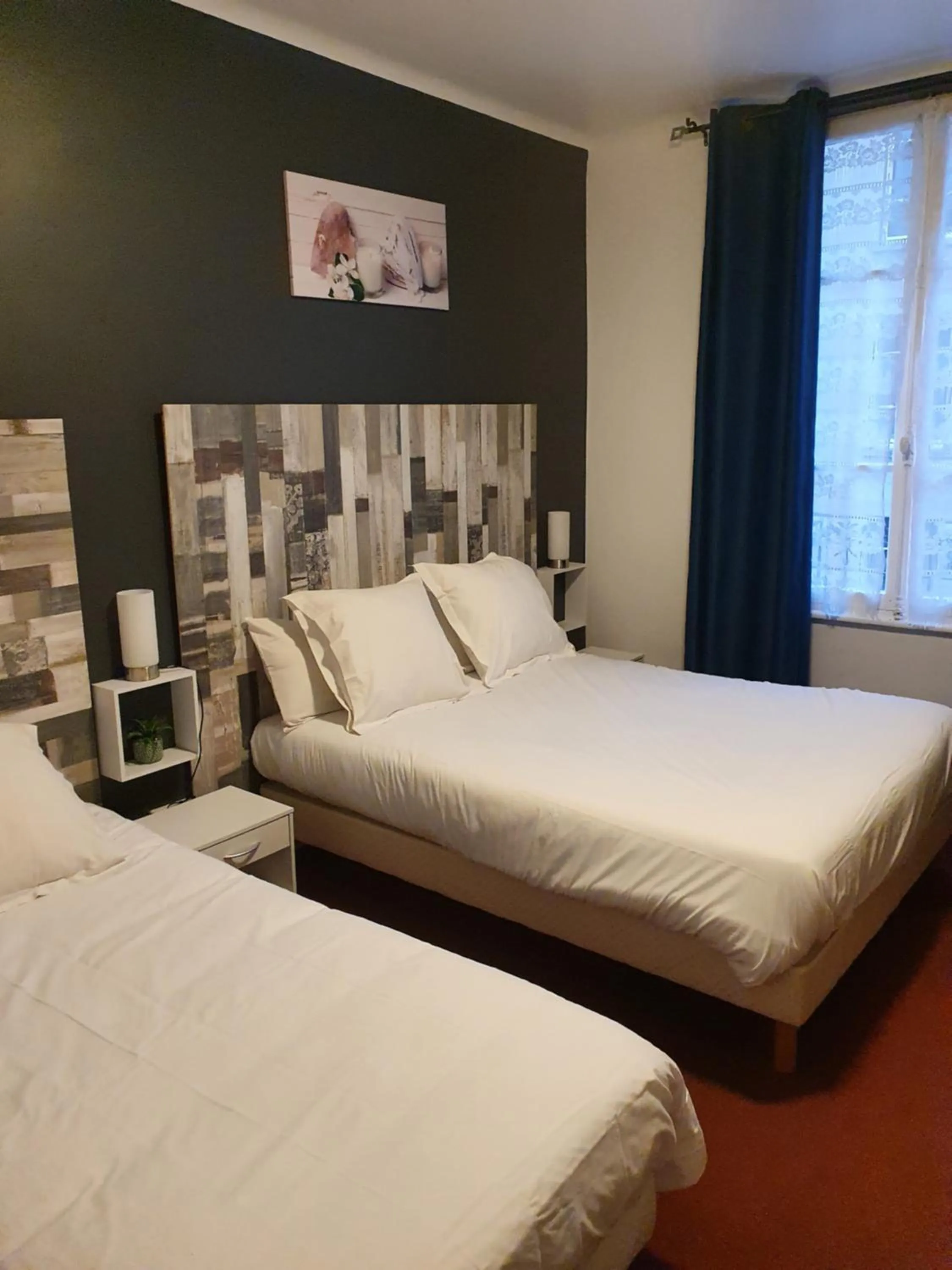 Photo of the whole room in Hôtel Riviera