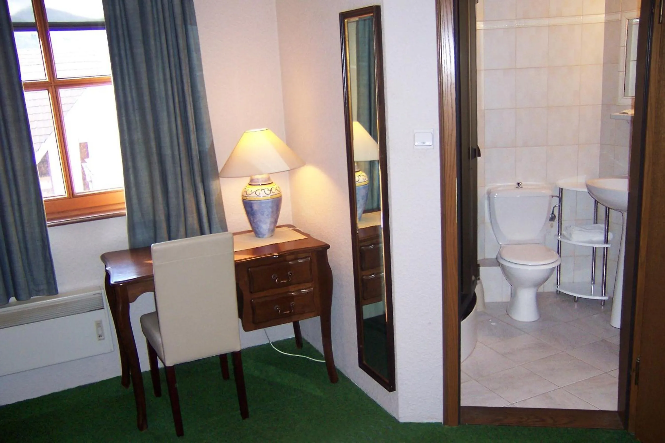 Bedroom in Hotel Restaurant Cristal