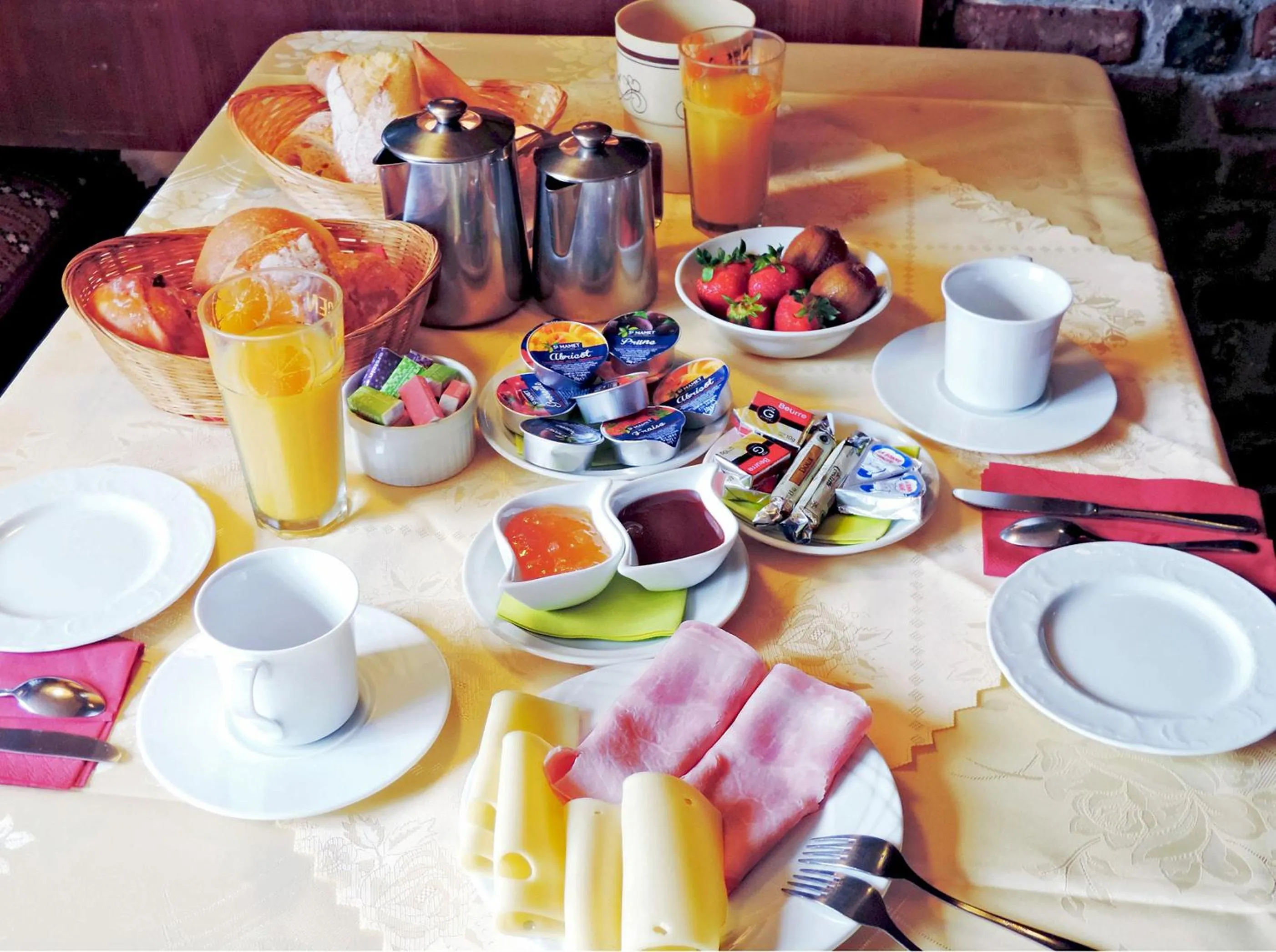 Breakfast in Hotel Restaurant Cristal