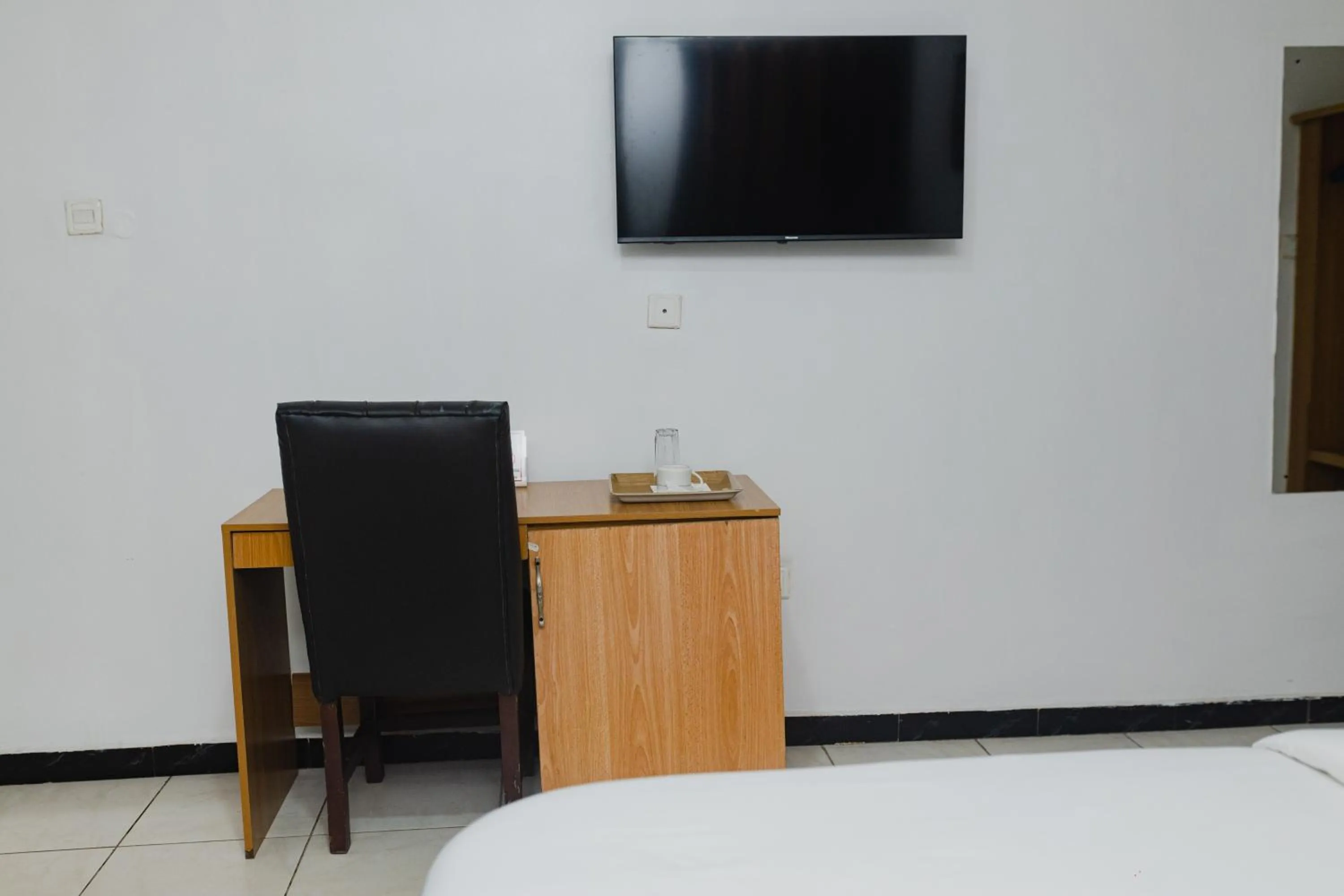 TV and multimedia, Bed in Ovic Hotel