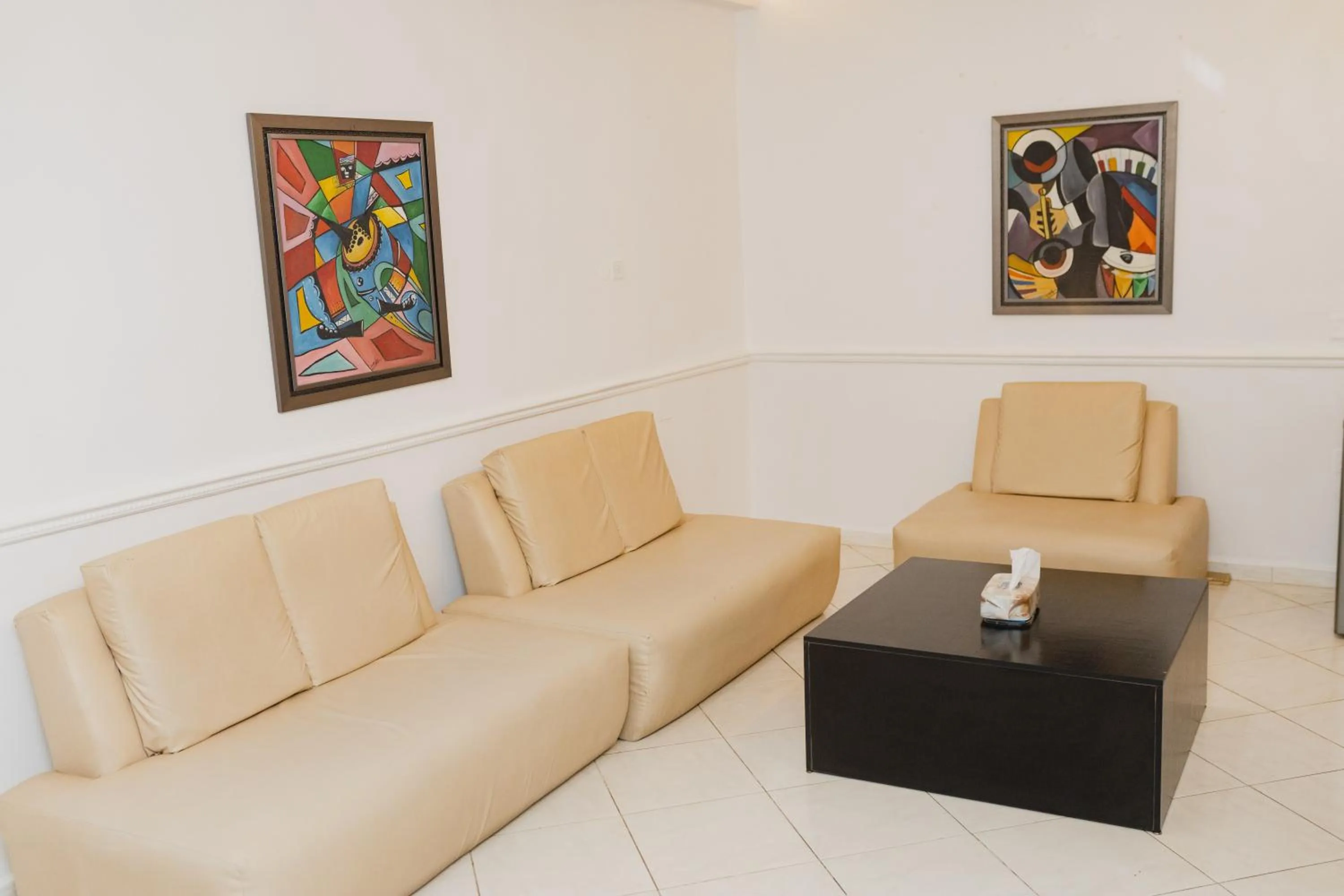 Living room in Ovic Hotel