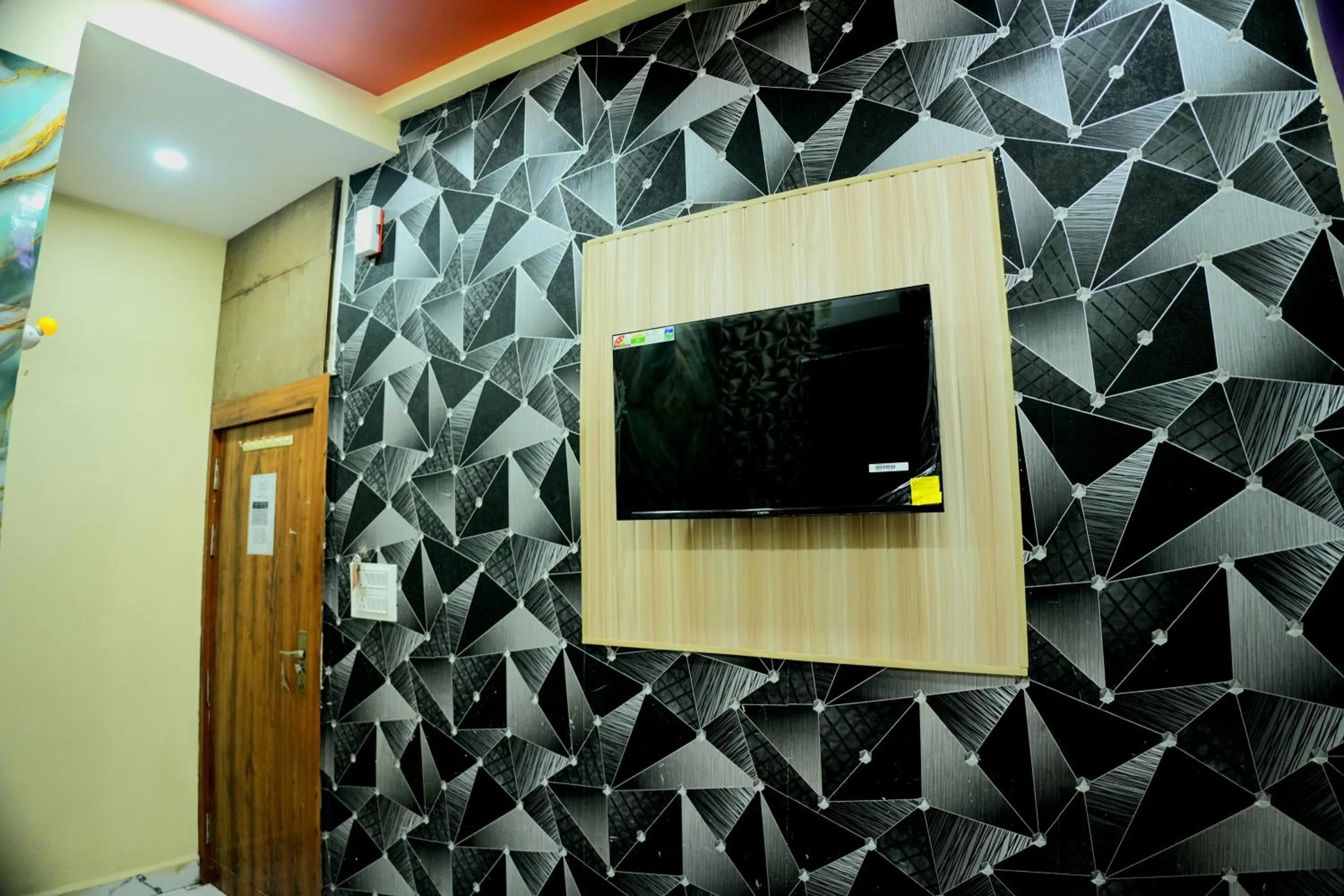 TV and multimedia in Hotel Ganraj