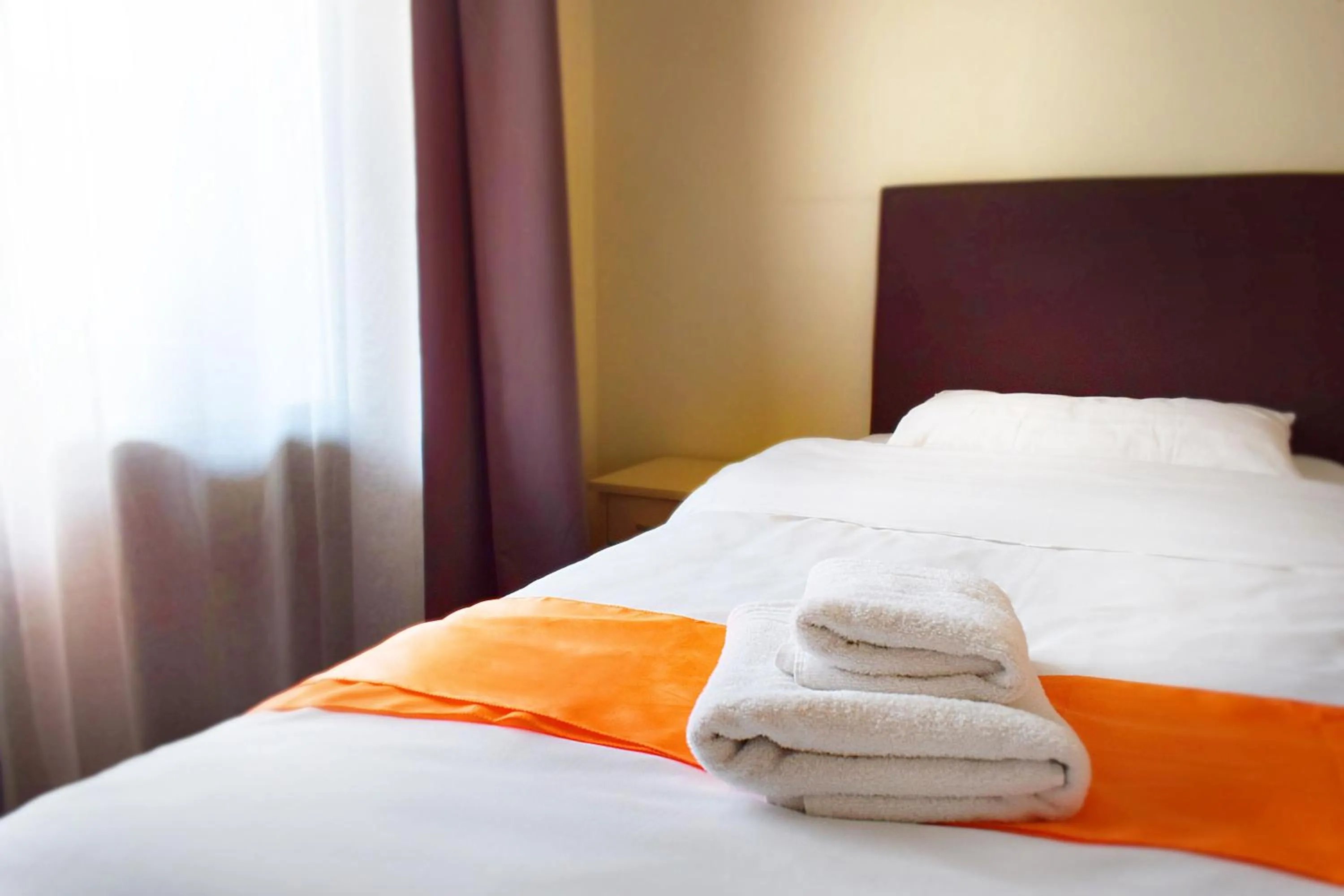 Bedroom, Bed in Logis Hôtel Restaurant Le Top du Roulier