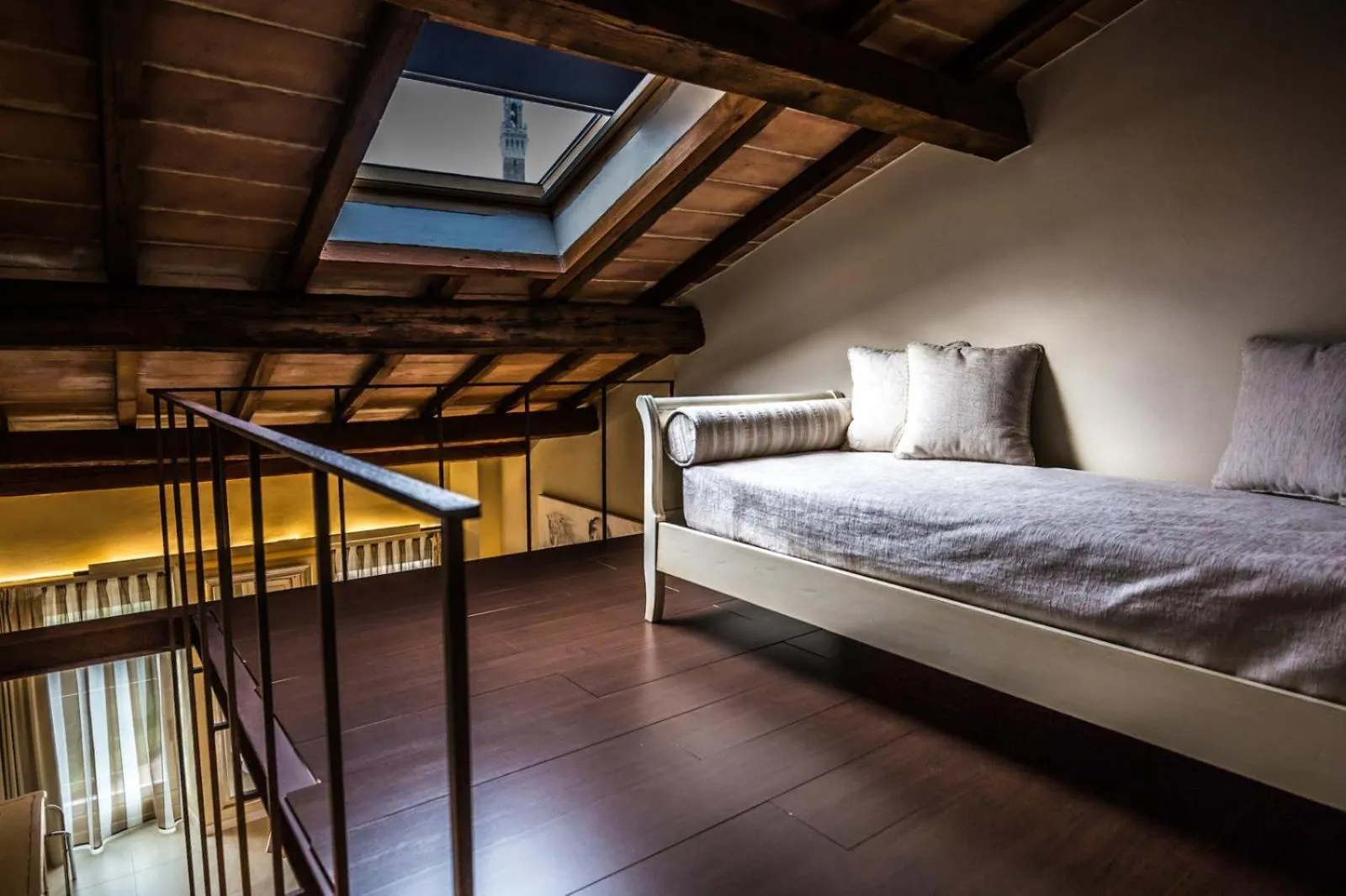 Seating area, Bed in Villa del Sole Siena