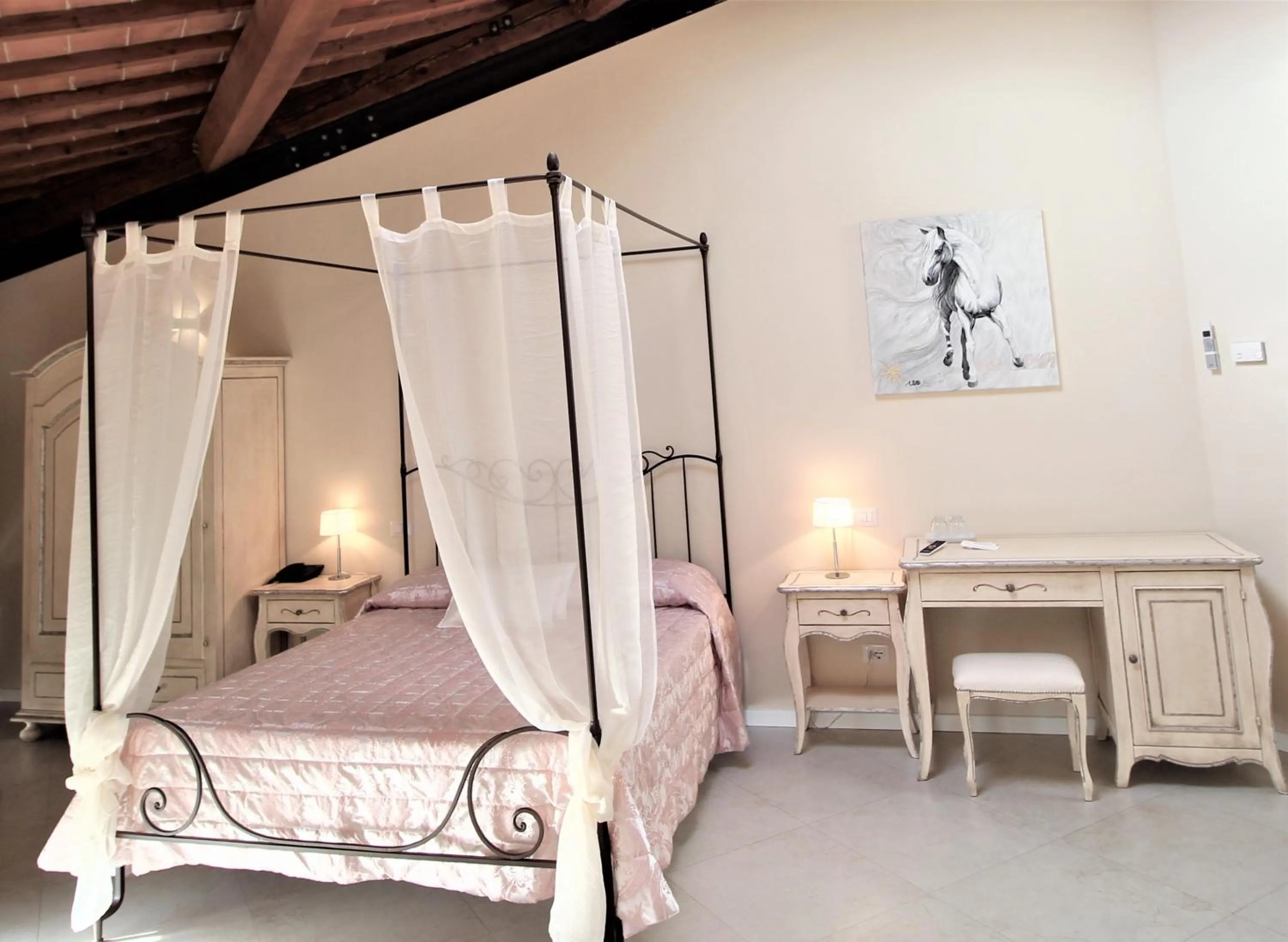 Bed in Villa del Sole Siena