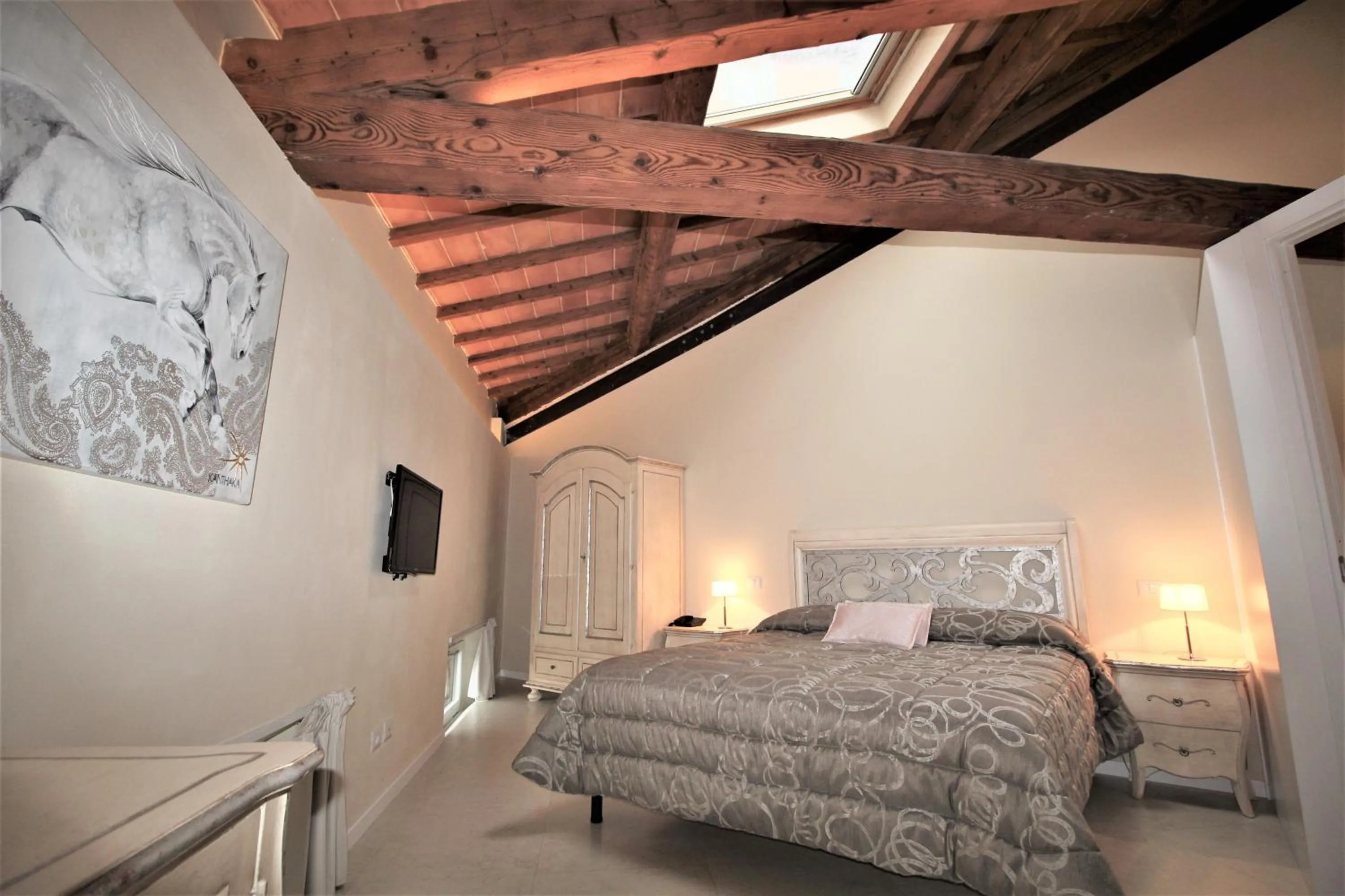 Bed in Villa del Sole Siena