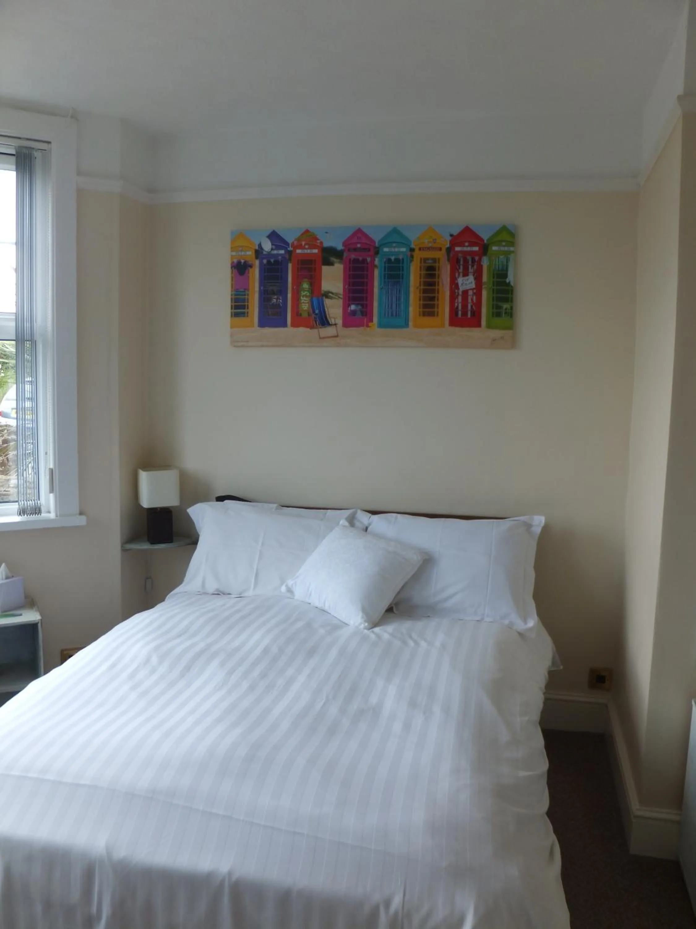 Decorative detail, Bed in Sea Jade Guest House