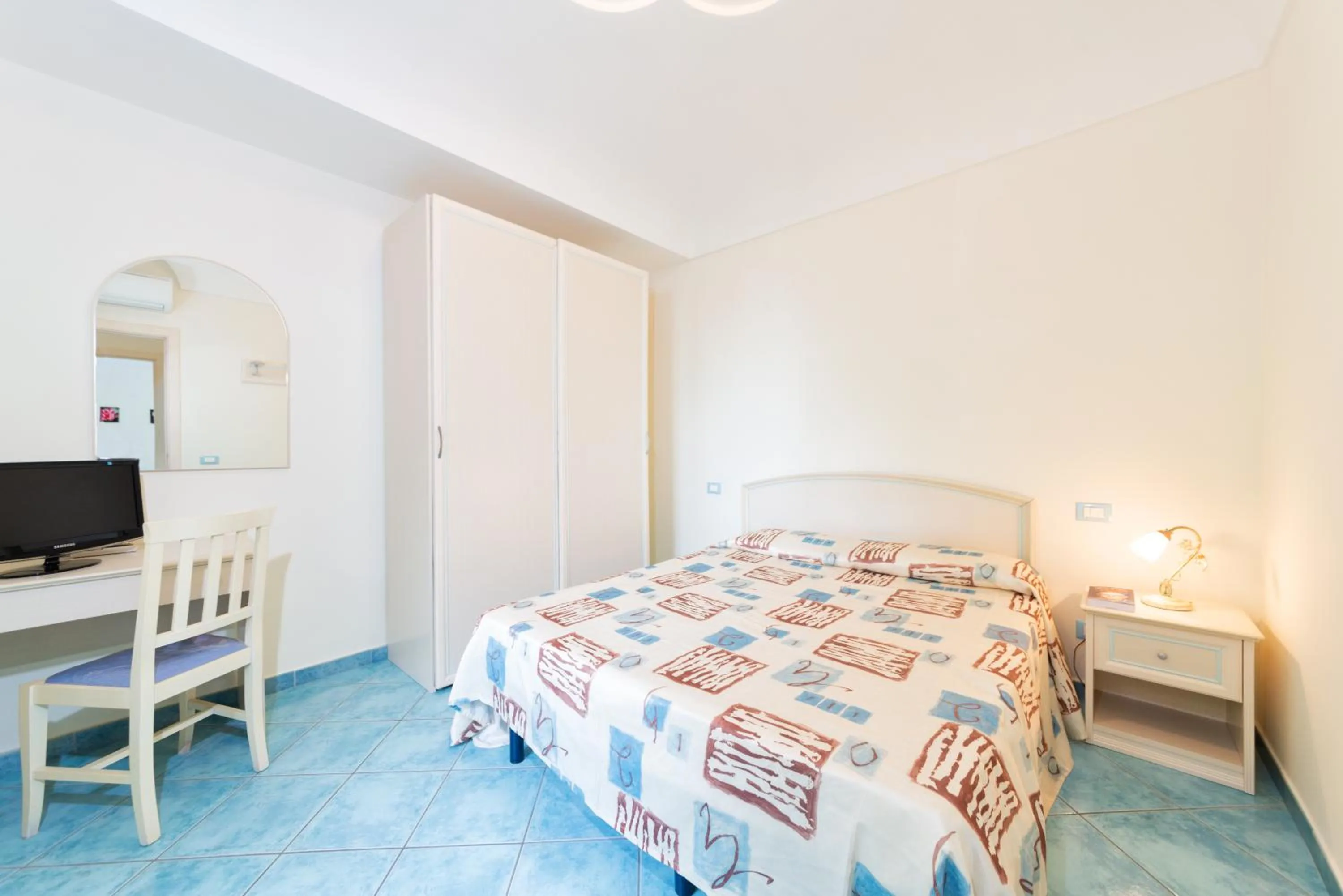 Photo of the whole room, Bed in La Capannina - Hotel & Apartments