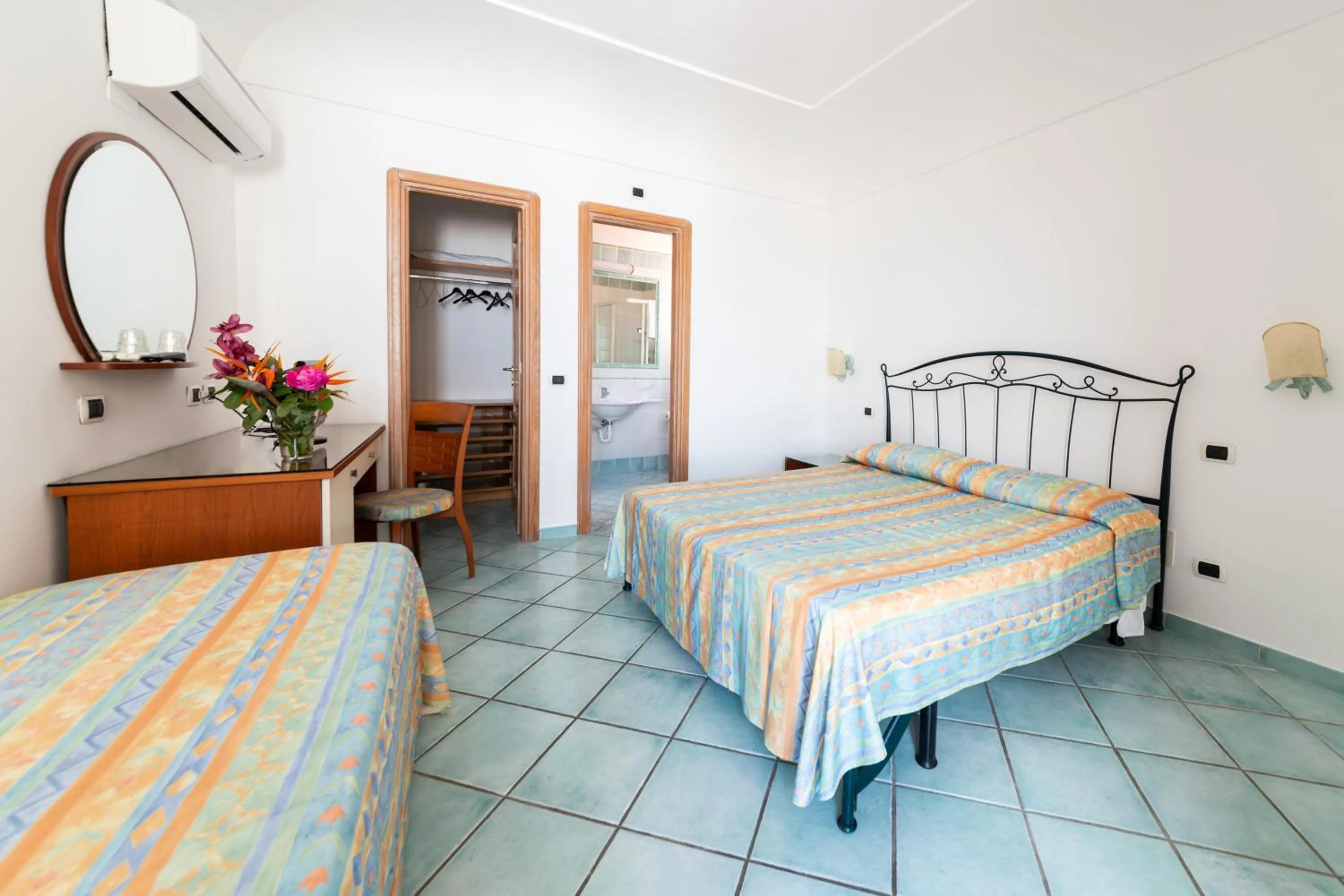 Bedroom, Bed in La Capannina - Hotel & Apartments