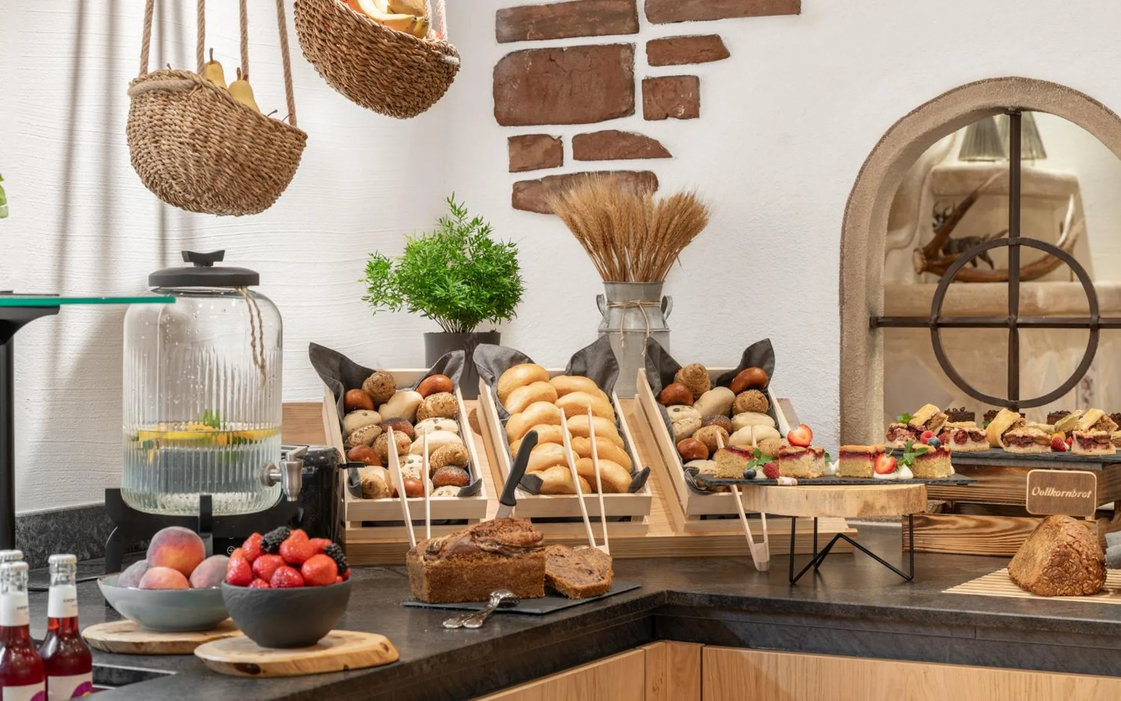 Buffet breakfast in Landhotel Untermüllnergut