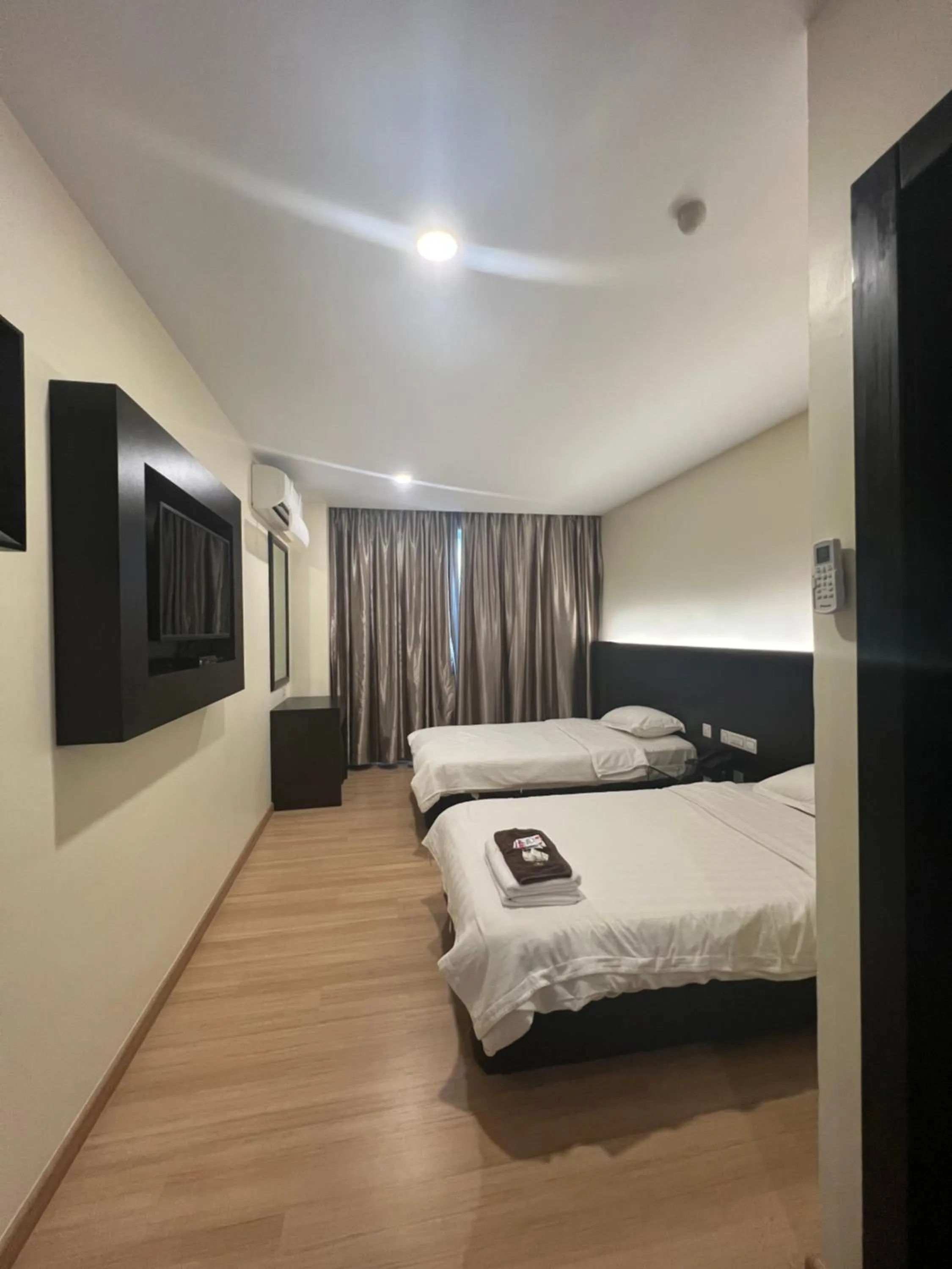 Deluxe Twin Room in H-5 INN