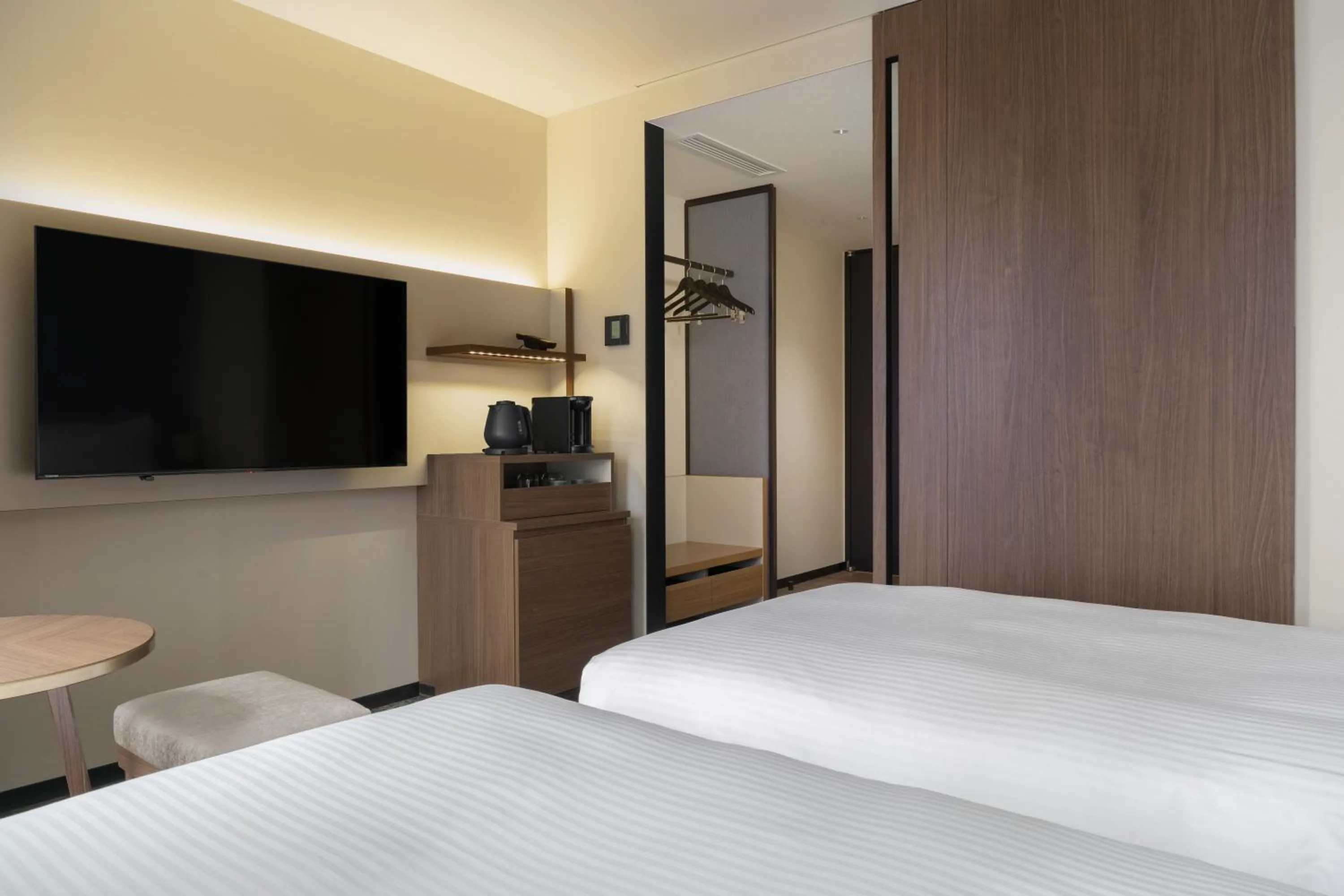 Photo of the whole room, Bed in Premier hotel -CABIN PRESIDENT- Tokyo