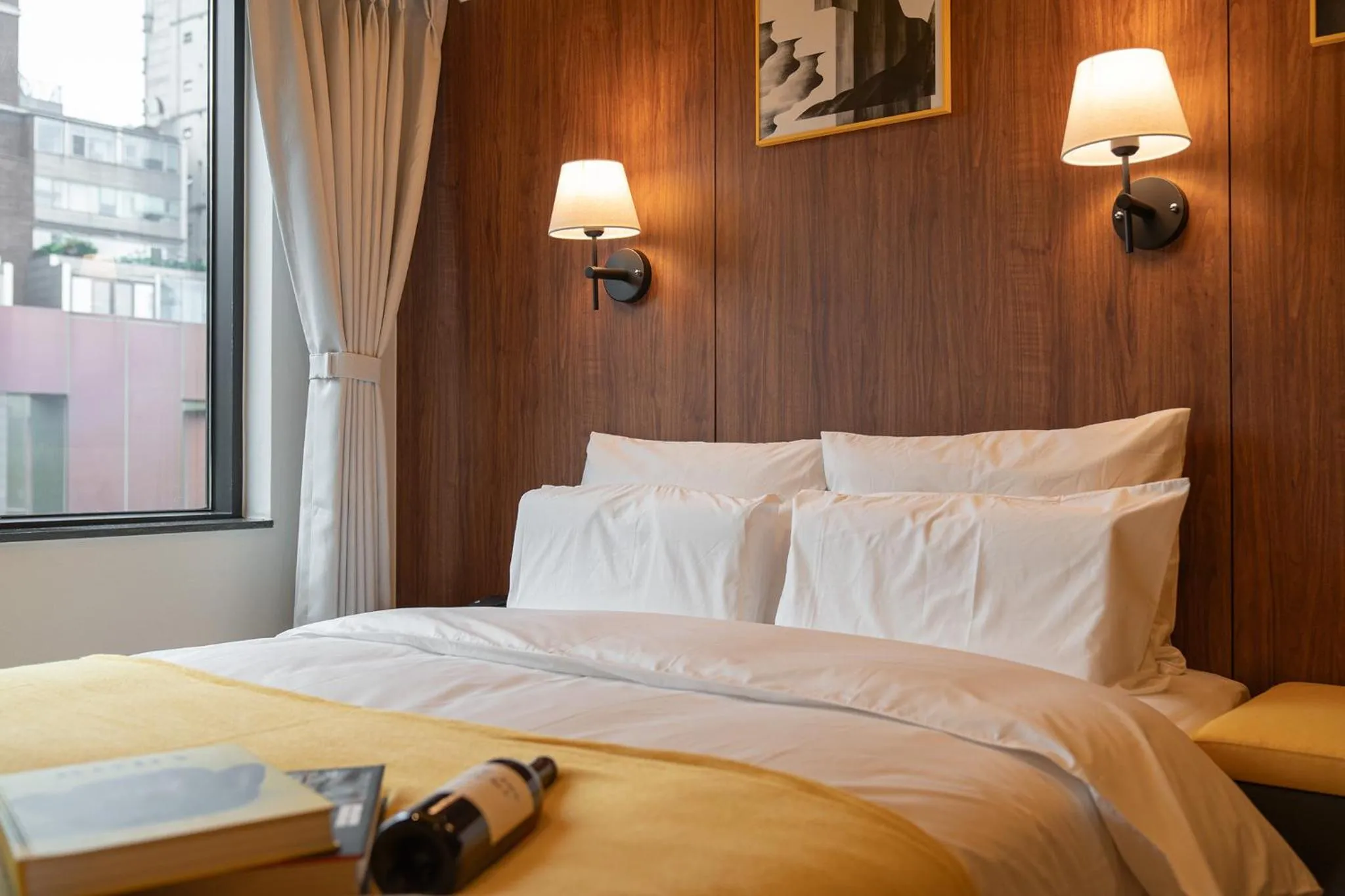 Bed in Nouvelle Hotel Seoul Itaewon by Aank