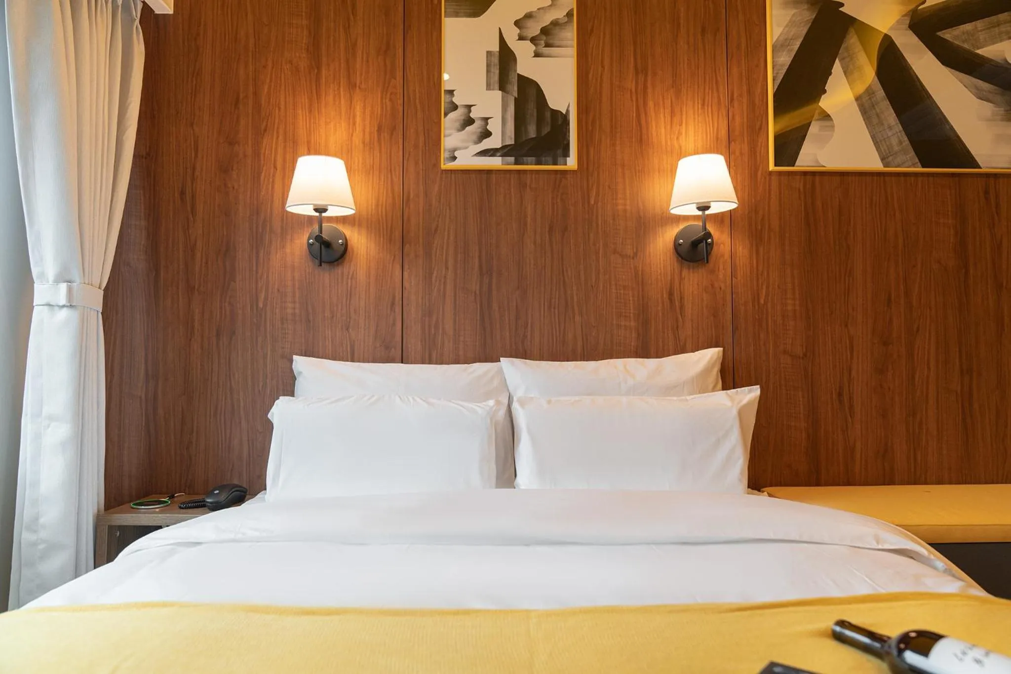 Bed in Nouvelle Hotel Seoul Itaewon by Aank