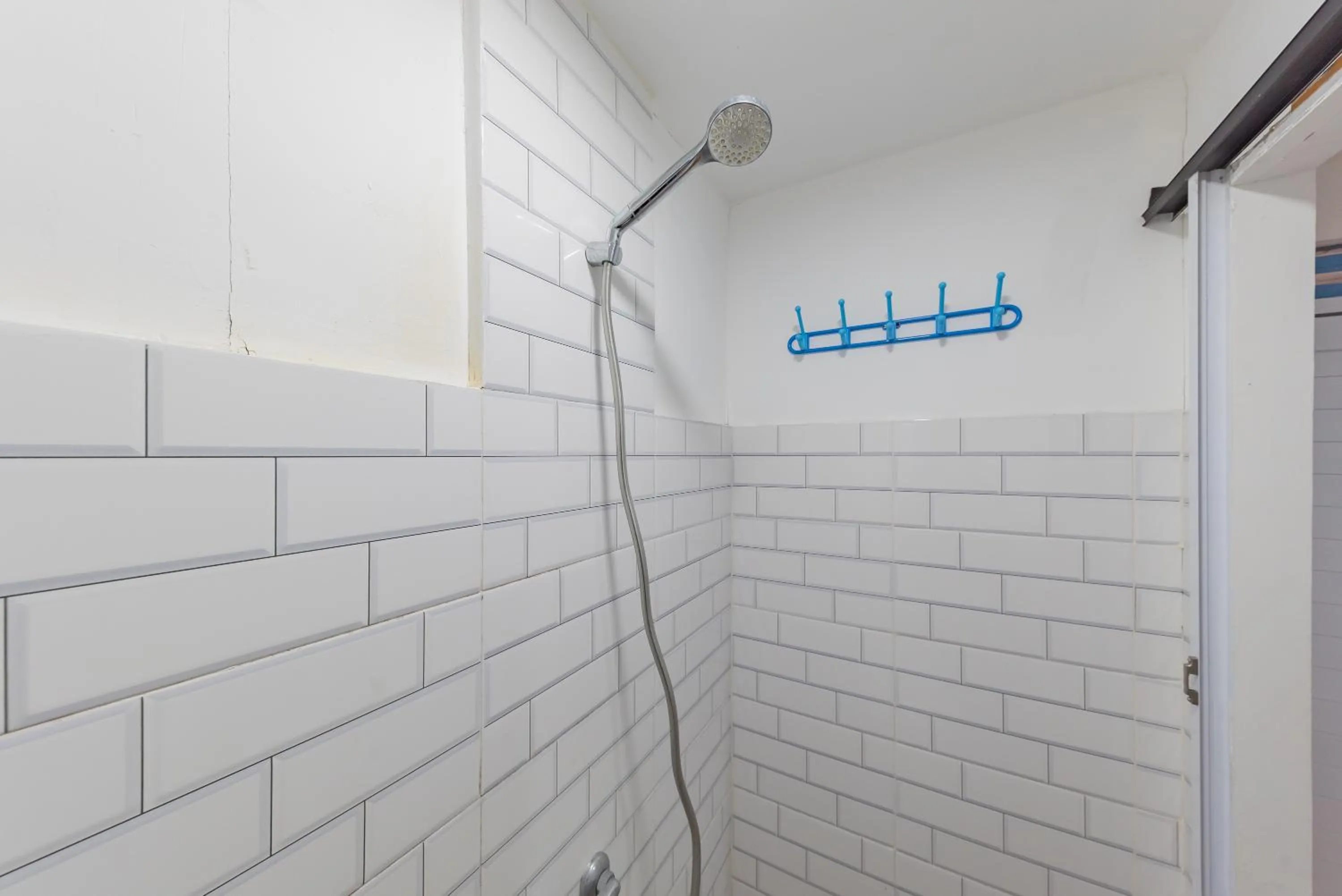 Bathroom in RedDoorz near Universitas Advent Indonesia