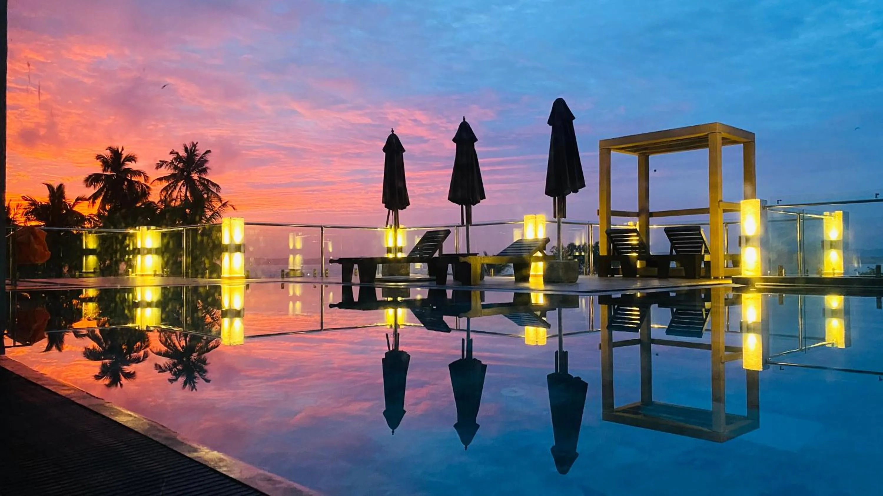 Swimming pool in Emerald Bay Resort Mirissa