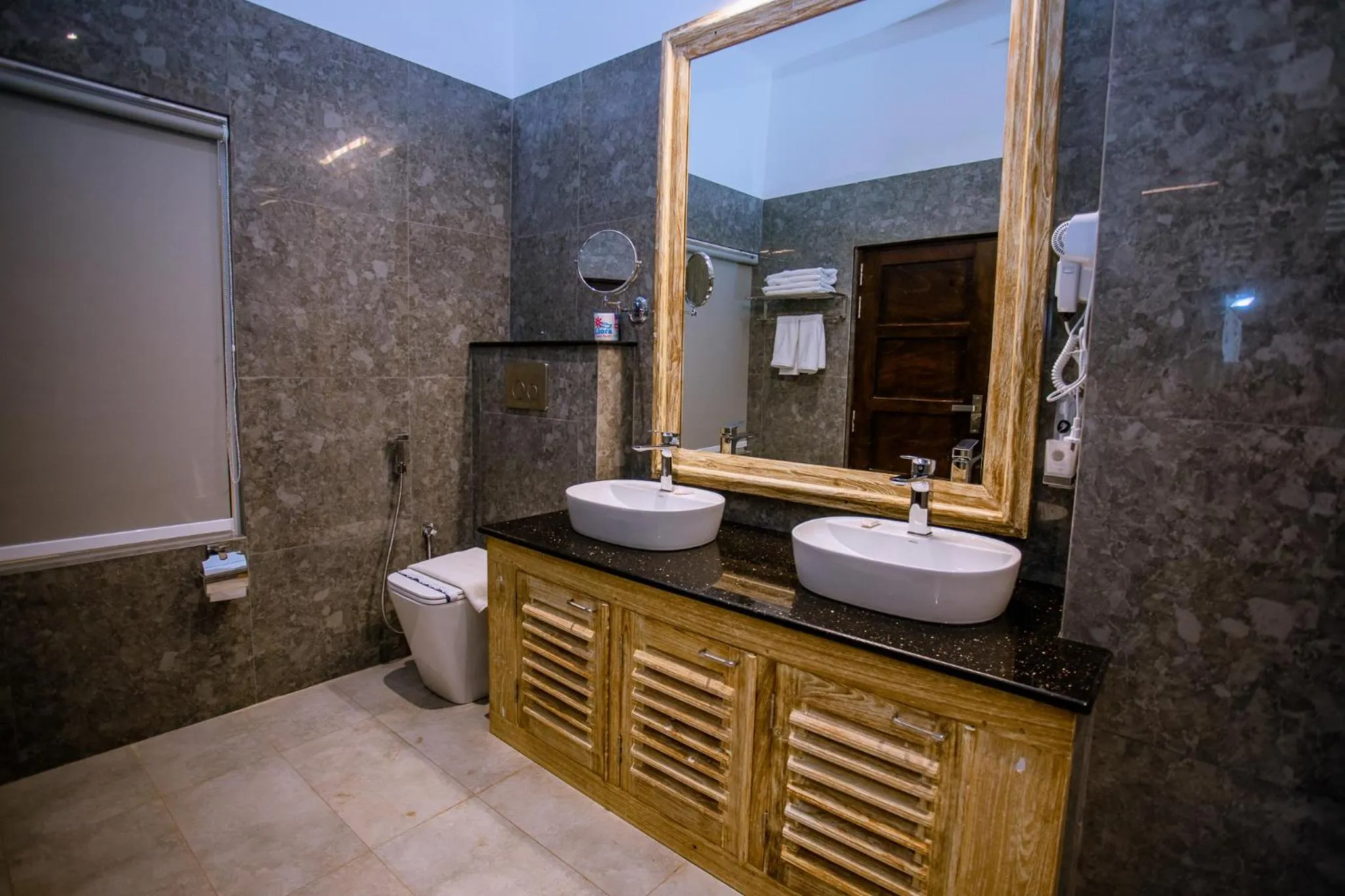 Emerald Bay Resort Mirissa