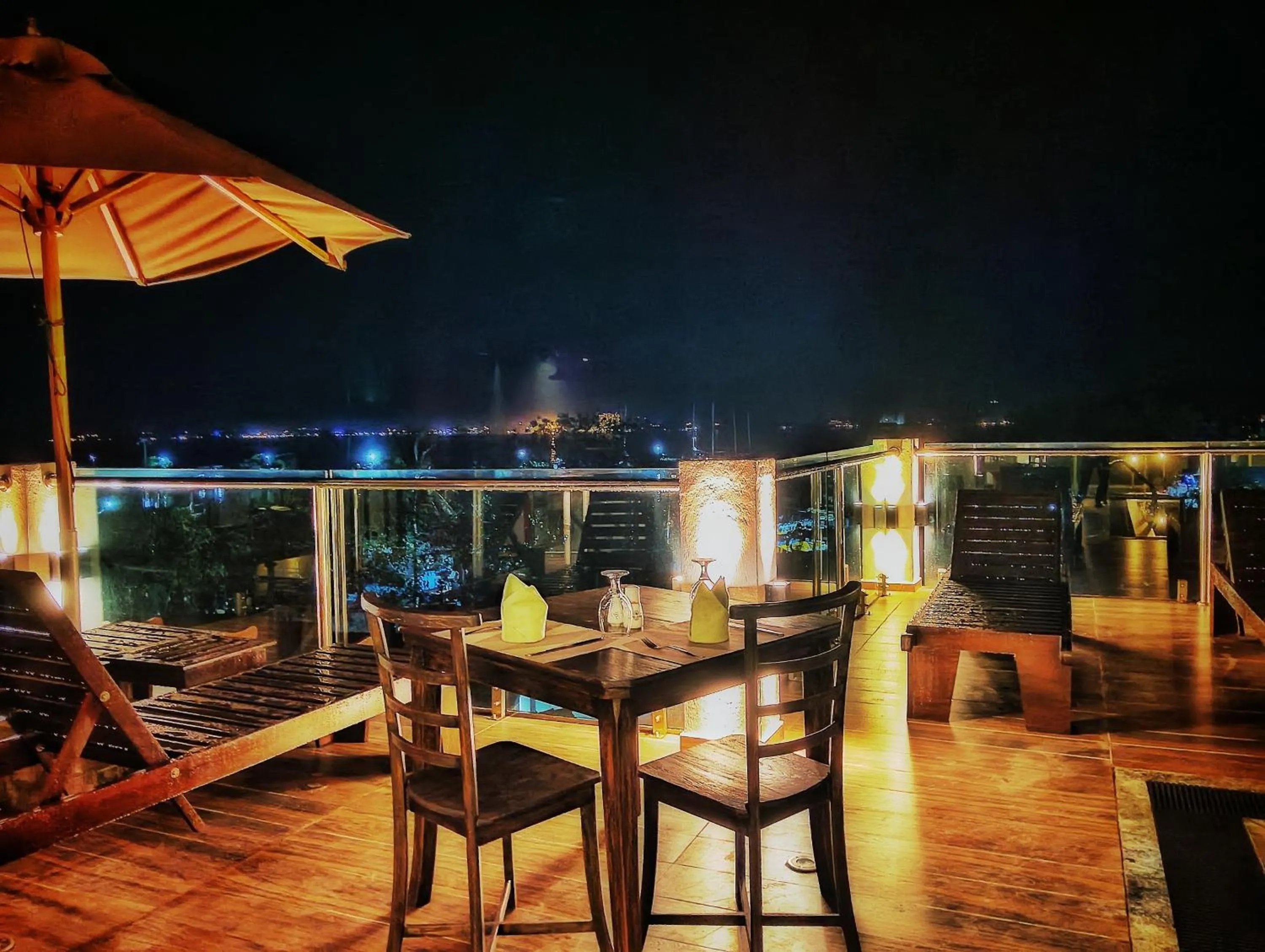 Restaurant/places to eat in Emerald Bay Resort Mirissa