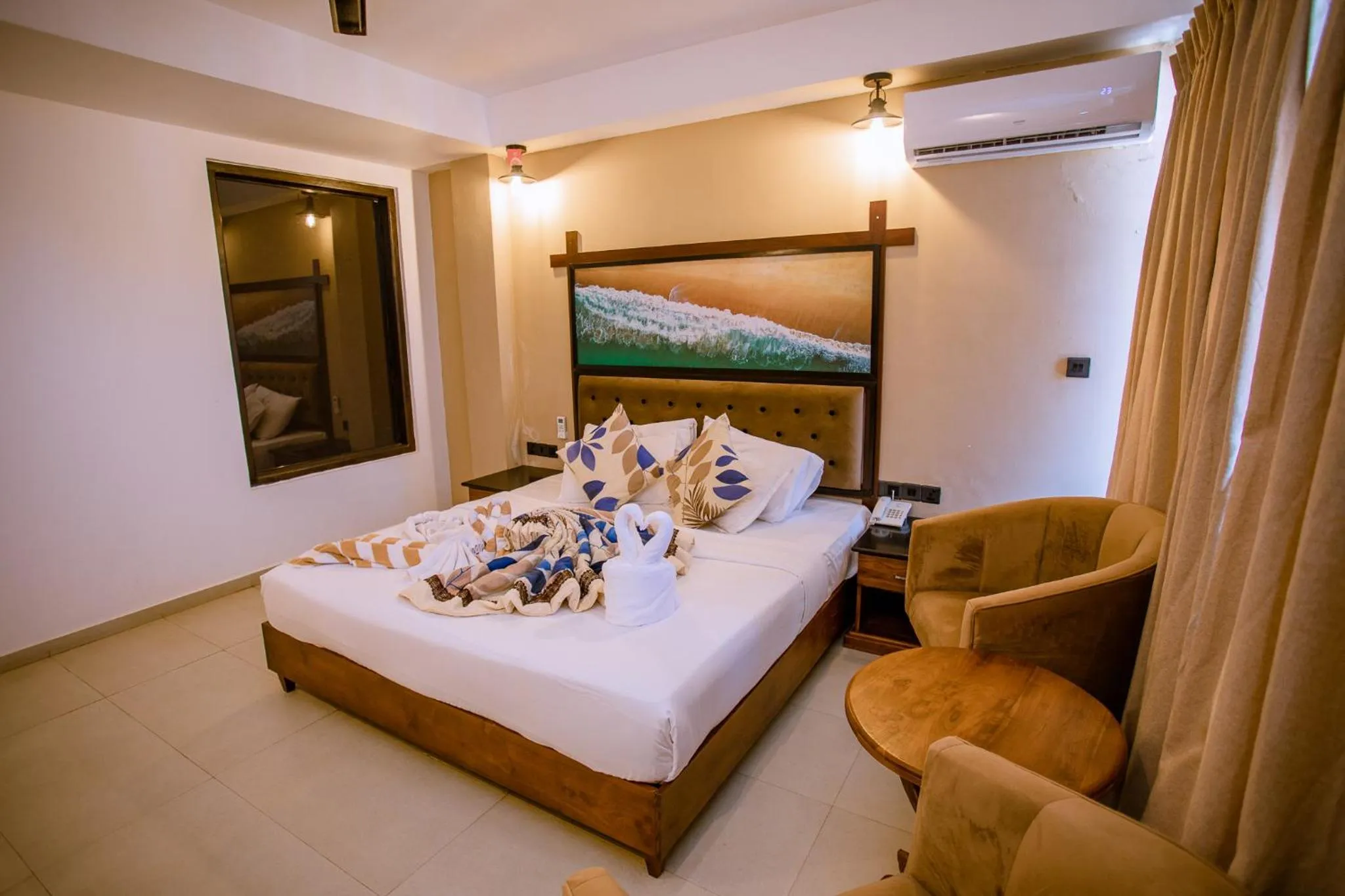 Bed in Emerald Bay Resort Mirissa