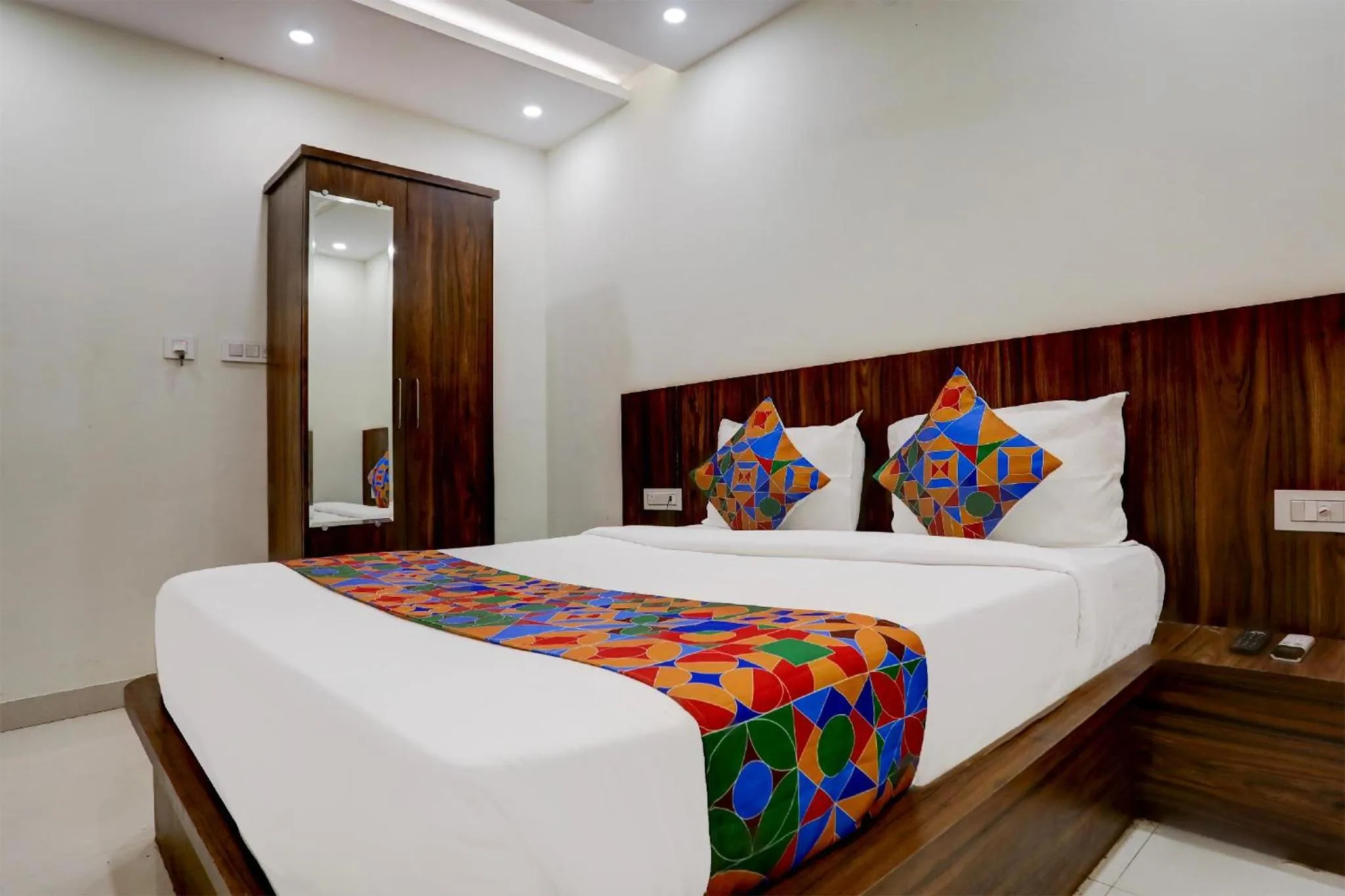 Bed in FabHotel Oriental