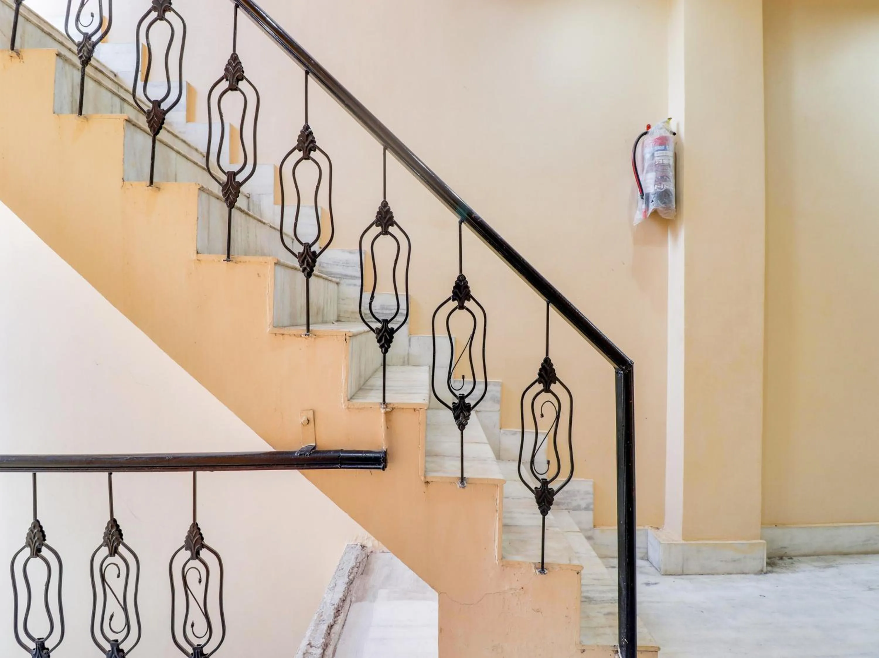 Lobby or reception in Hotel O by OYO Yug Residency