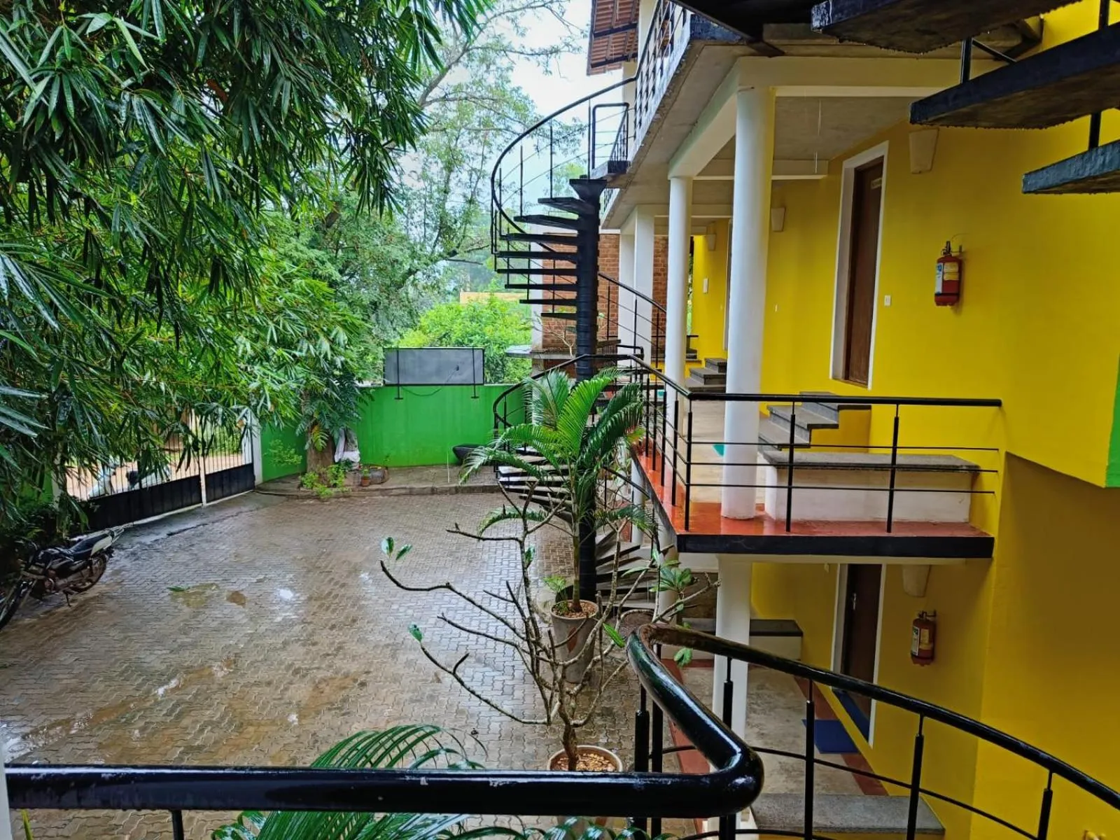 Property building in Paradise Le Tamarin