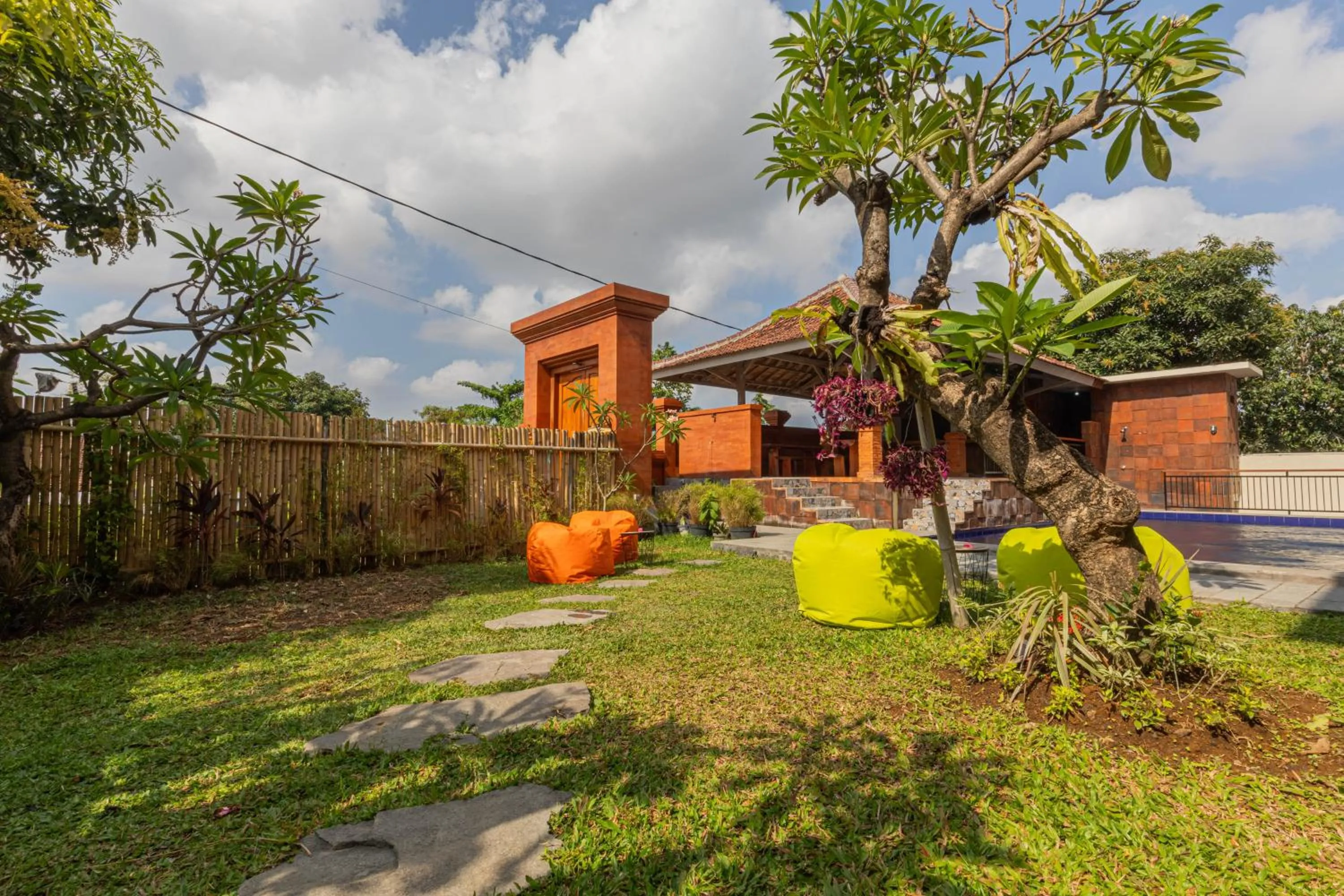 Garden in Candra Loka Studio & Apartment by The Loka