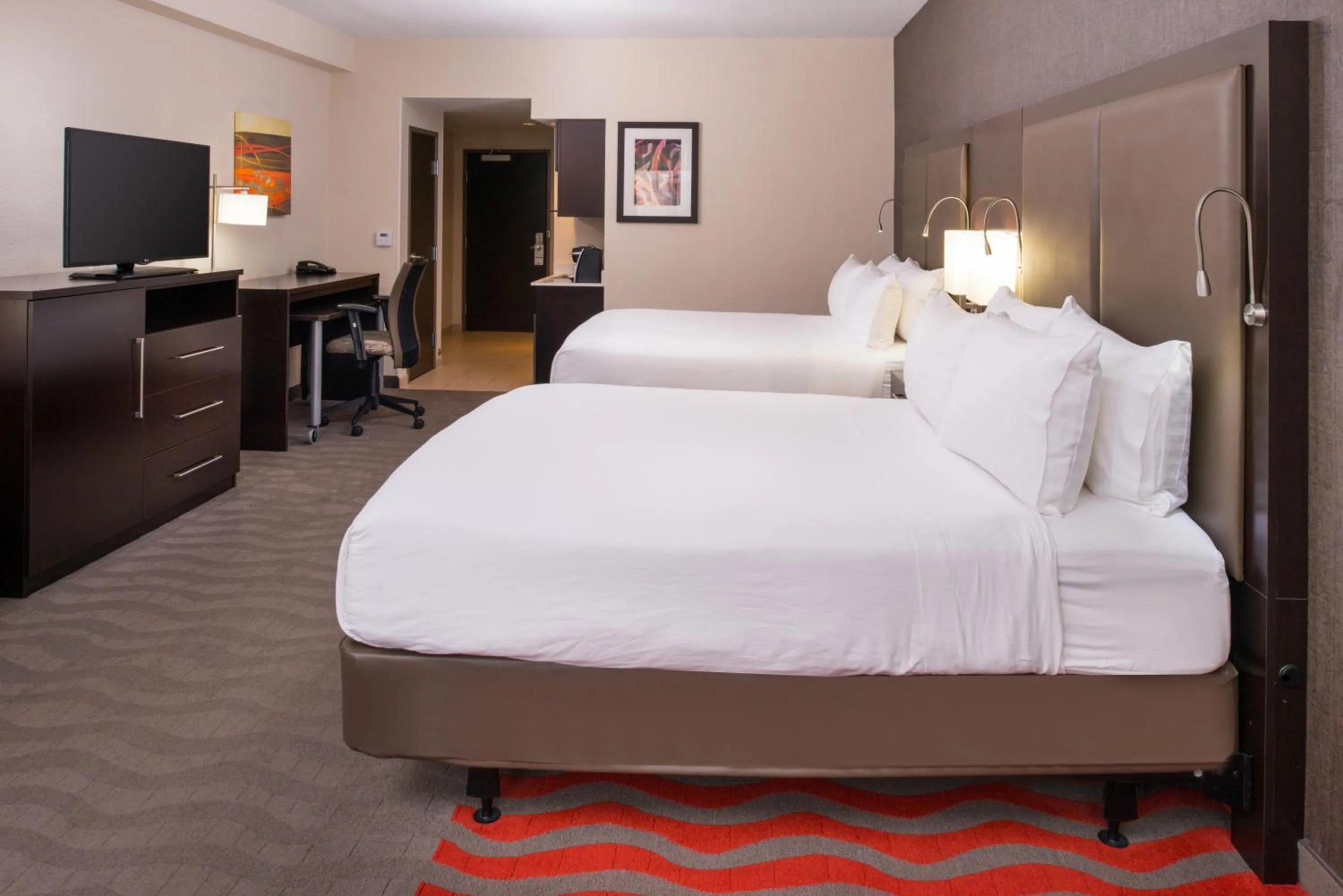 Photo of the whole room, Bed in Holiday Inn Express & Suites Monroe by IHG