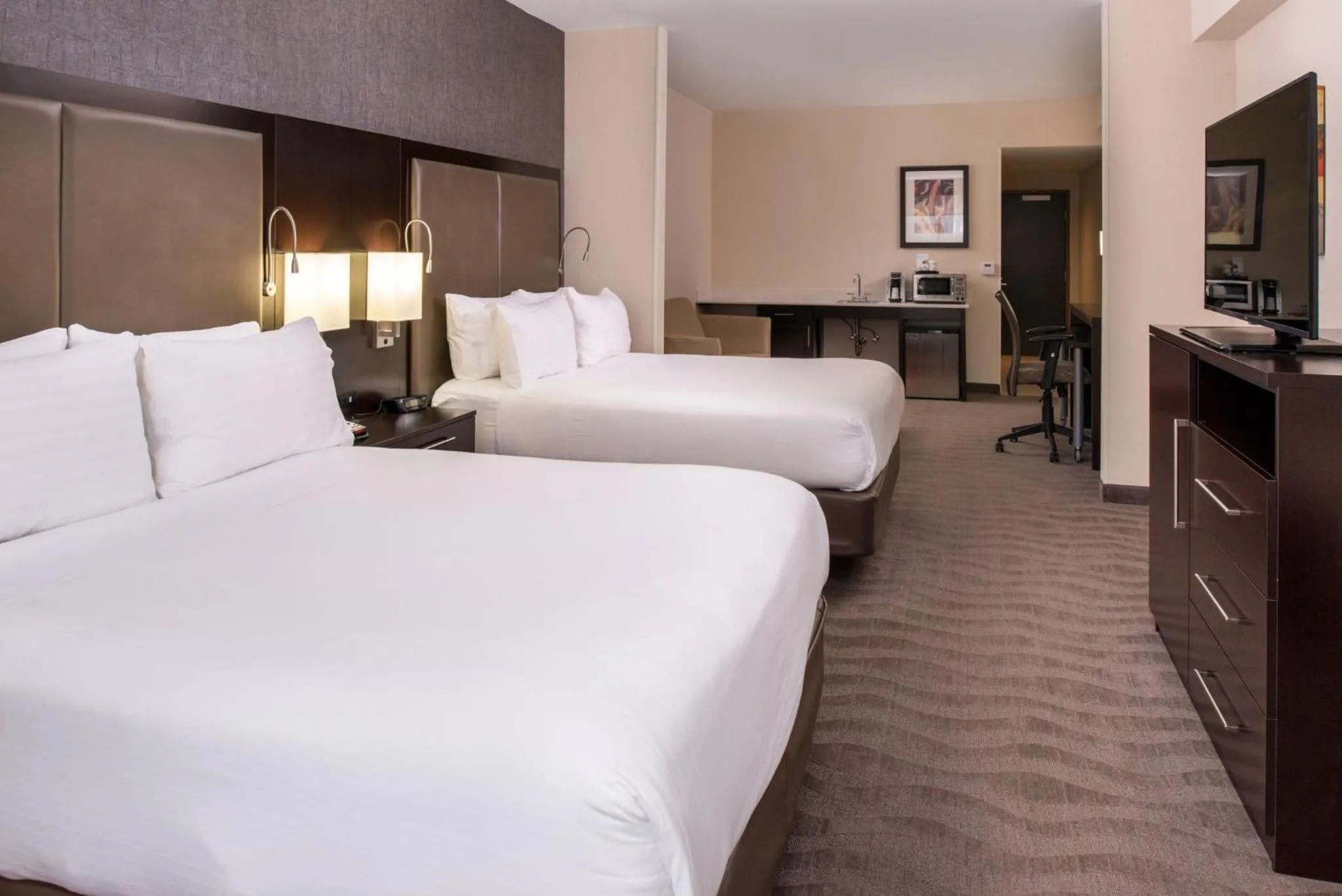 Photo of the whole room, Bed in Holiday Inn Express & Suites Monroe by IHG