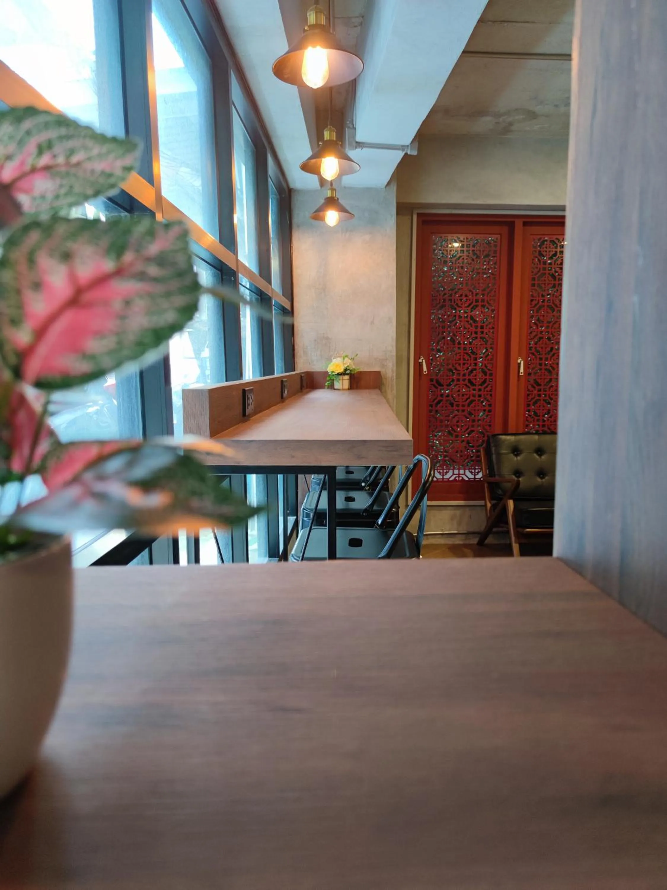 Restaurant/places to eat in N5 Ratchawong Hostel