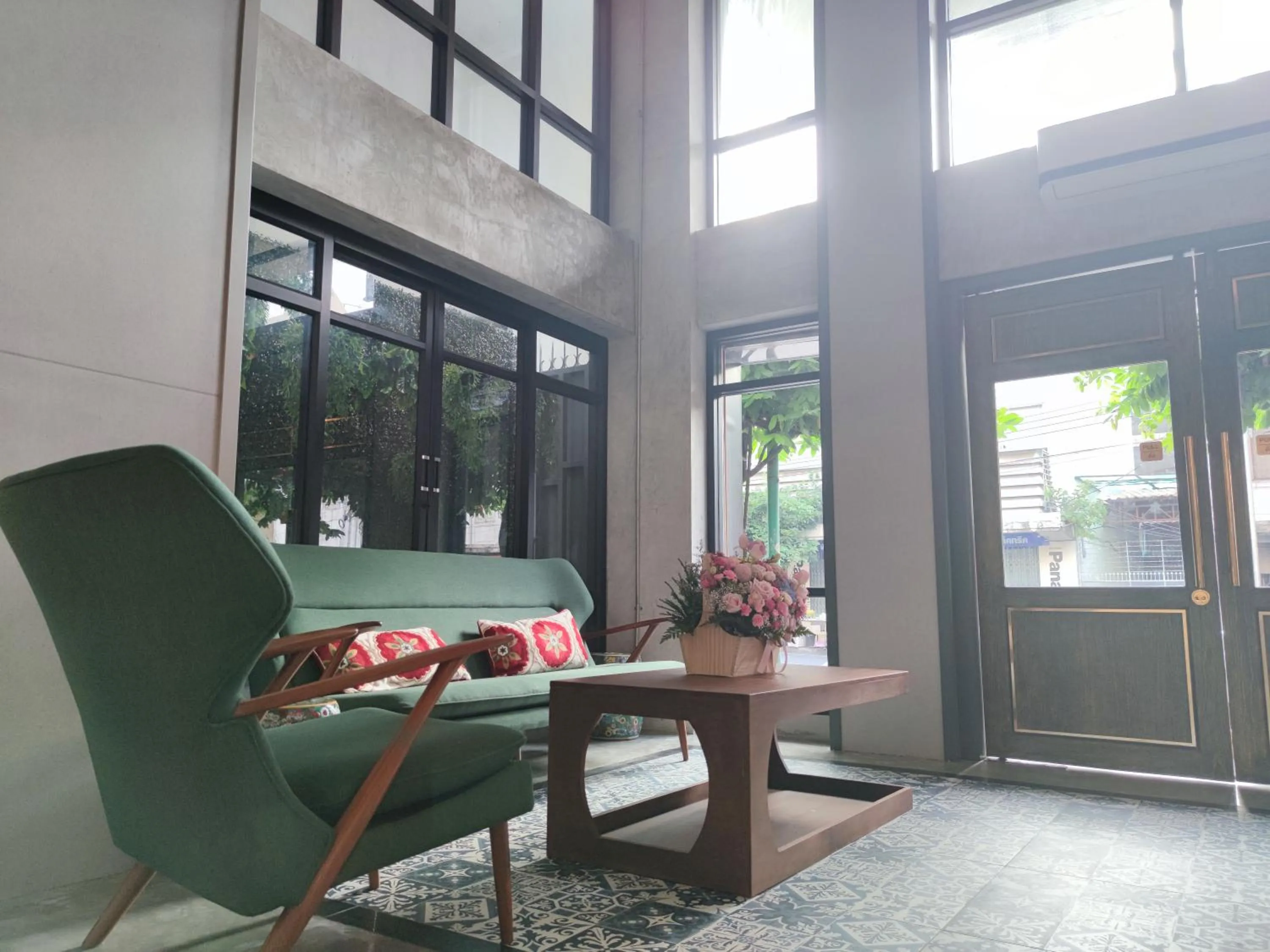 Property building in N5 Ratchawong Hostel