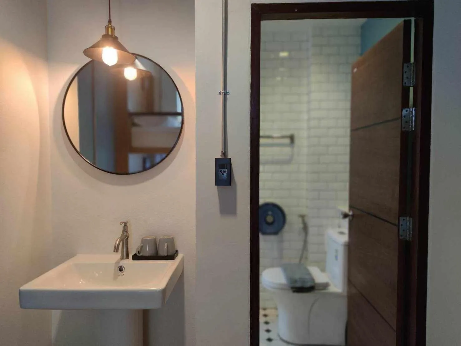 Toilet in N5 Ratchawong Hostel