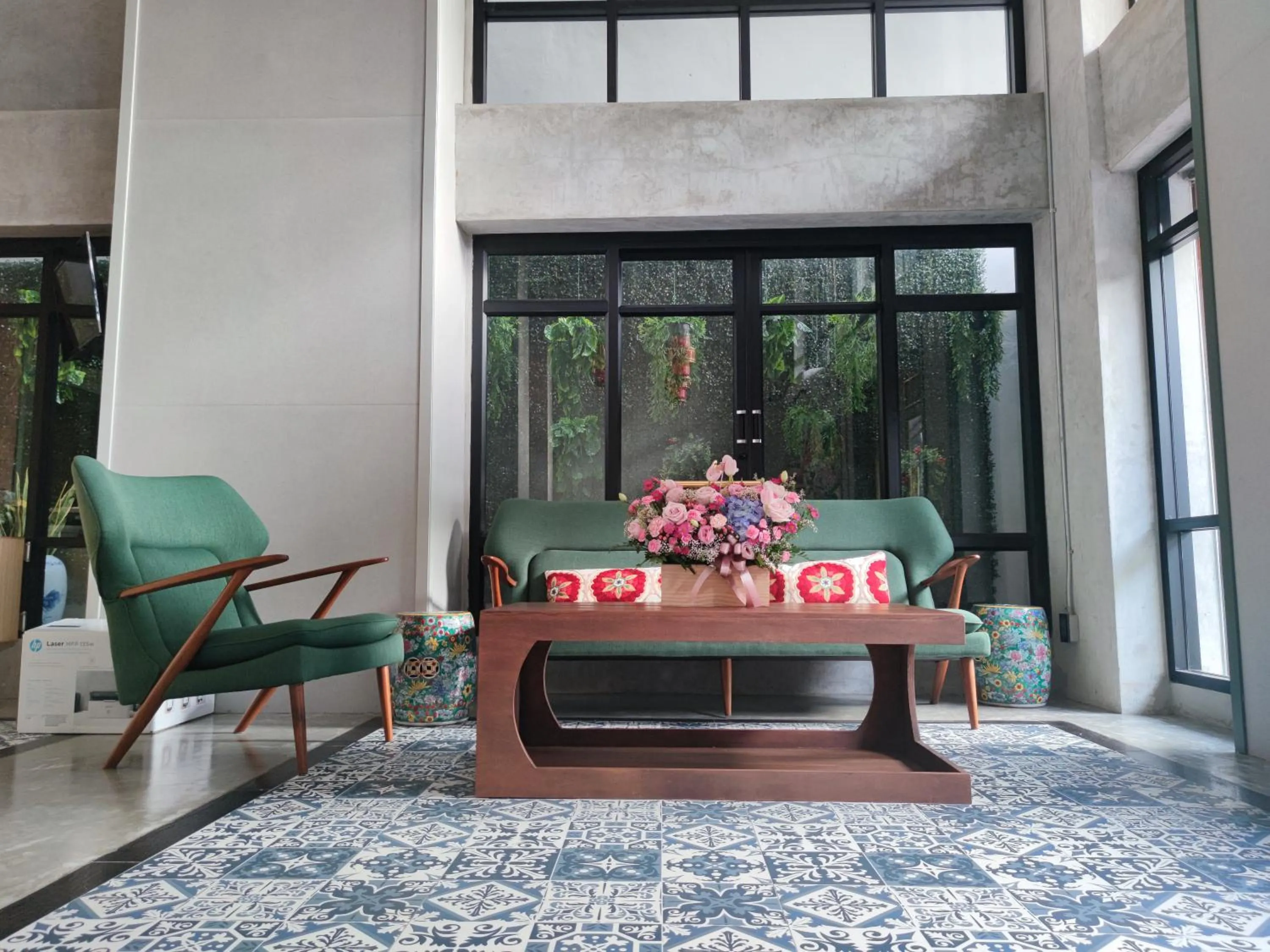 Property building in N5 Ratchawong Hostel