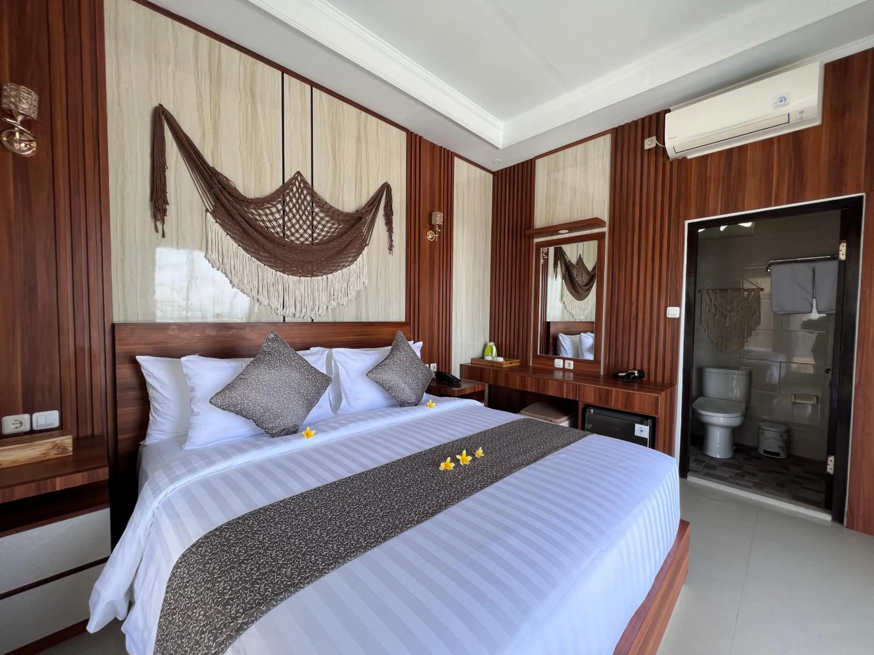 Bedroom, Bed in Grand Yuna Hotel Nusa Penida
