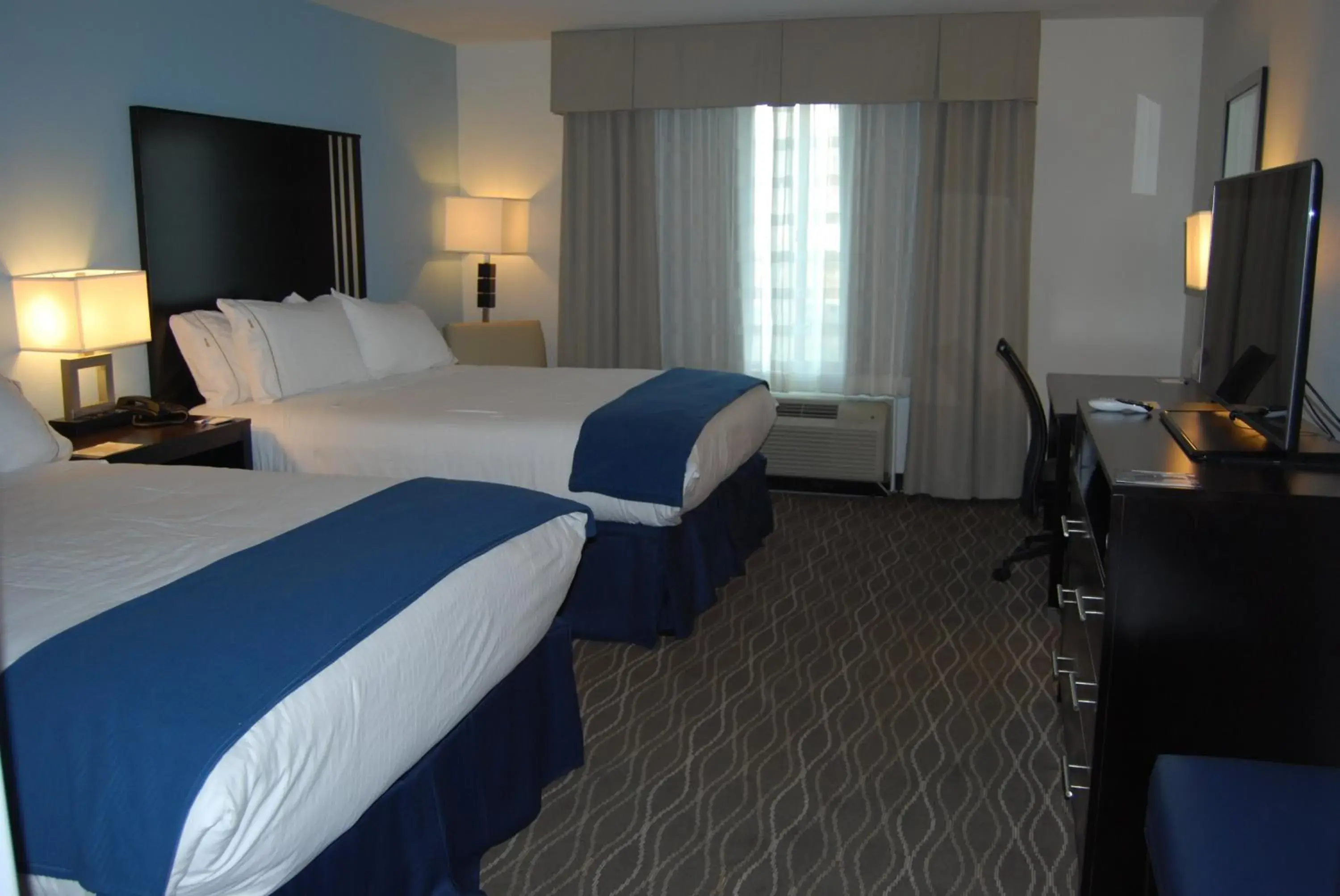 Standard Queen Room with Two Queen Beds and Mobility Accessible Tub in Holiday Inn Express & Suites Springville-South Provo Area by IHG Standard Queen Room with Two Queen Beds and Mobility Accessible Tub in Holiday Inn Express & Suites Springville-South Provo Area by IHG